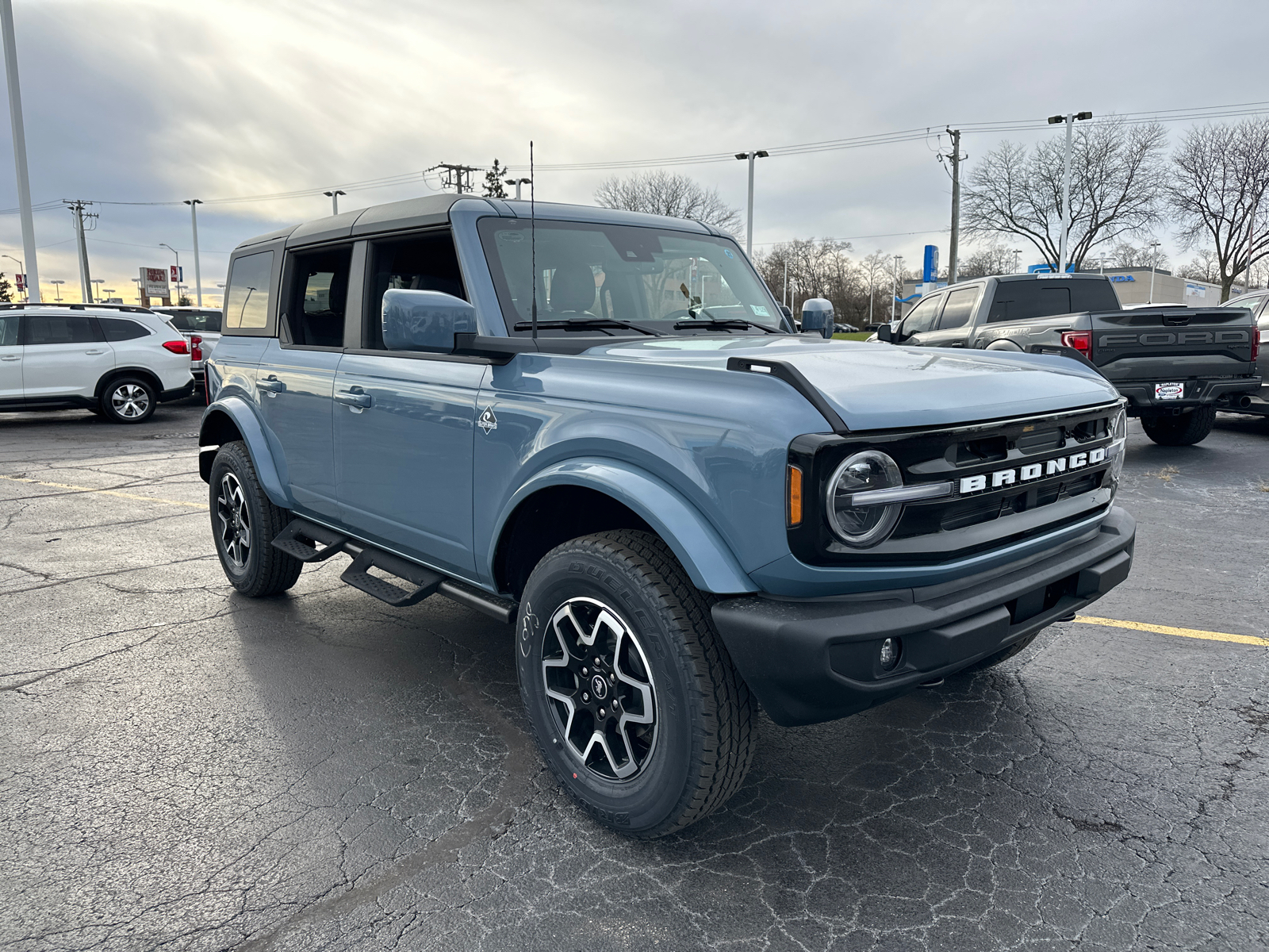 2024 Ford Bronco Outer Banks 10