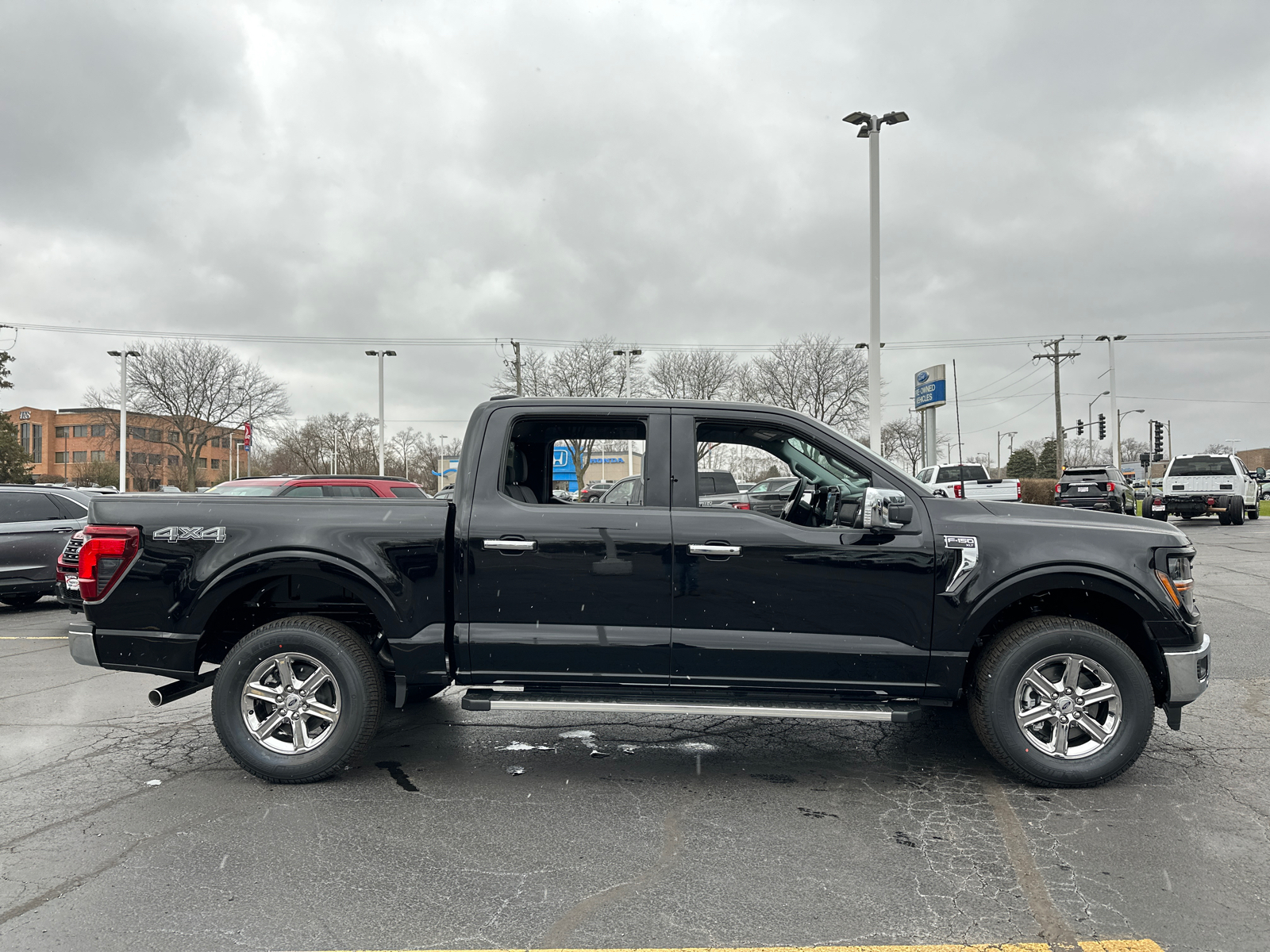 2024 Ford F-150 XLT 4WD SuperCrew 5.5 Box 9