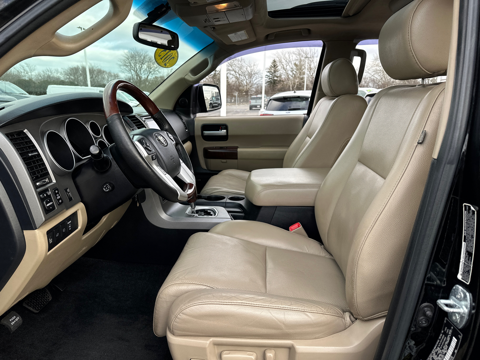 2015 Toyota Sequoia Platinum 26