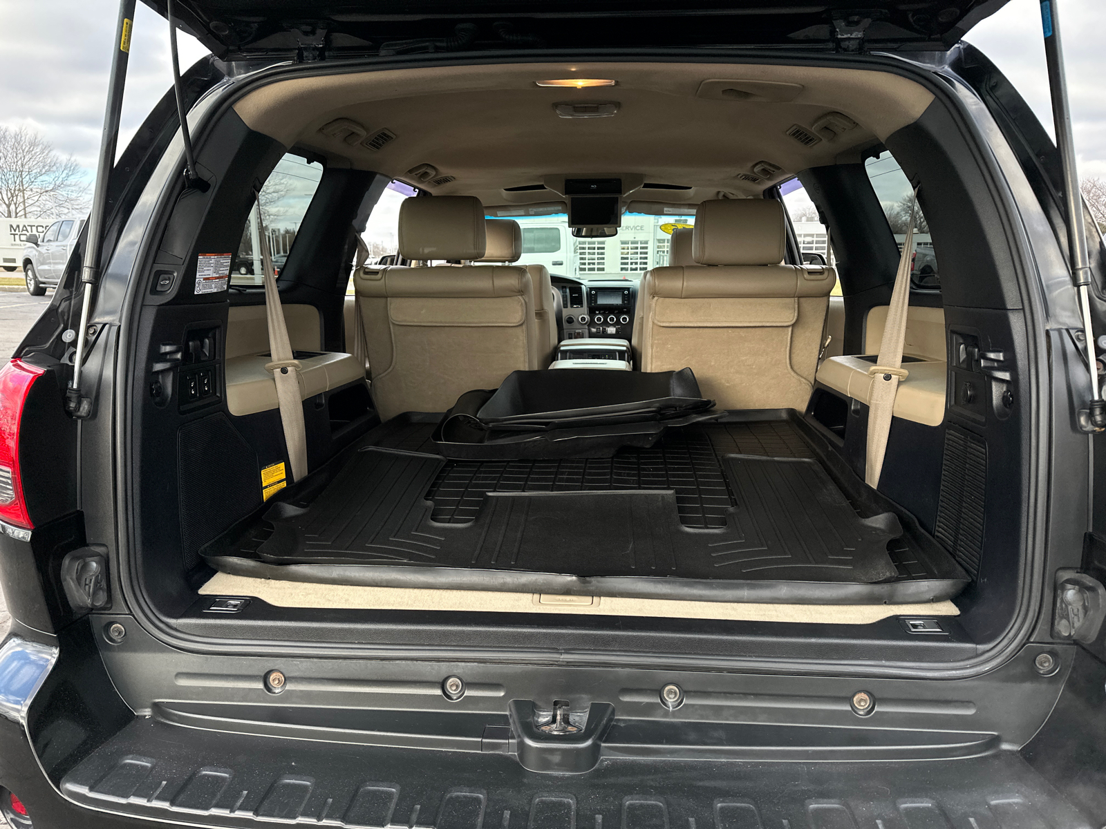 2015 Toyota Sequoia Platinum 33