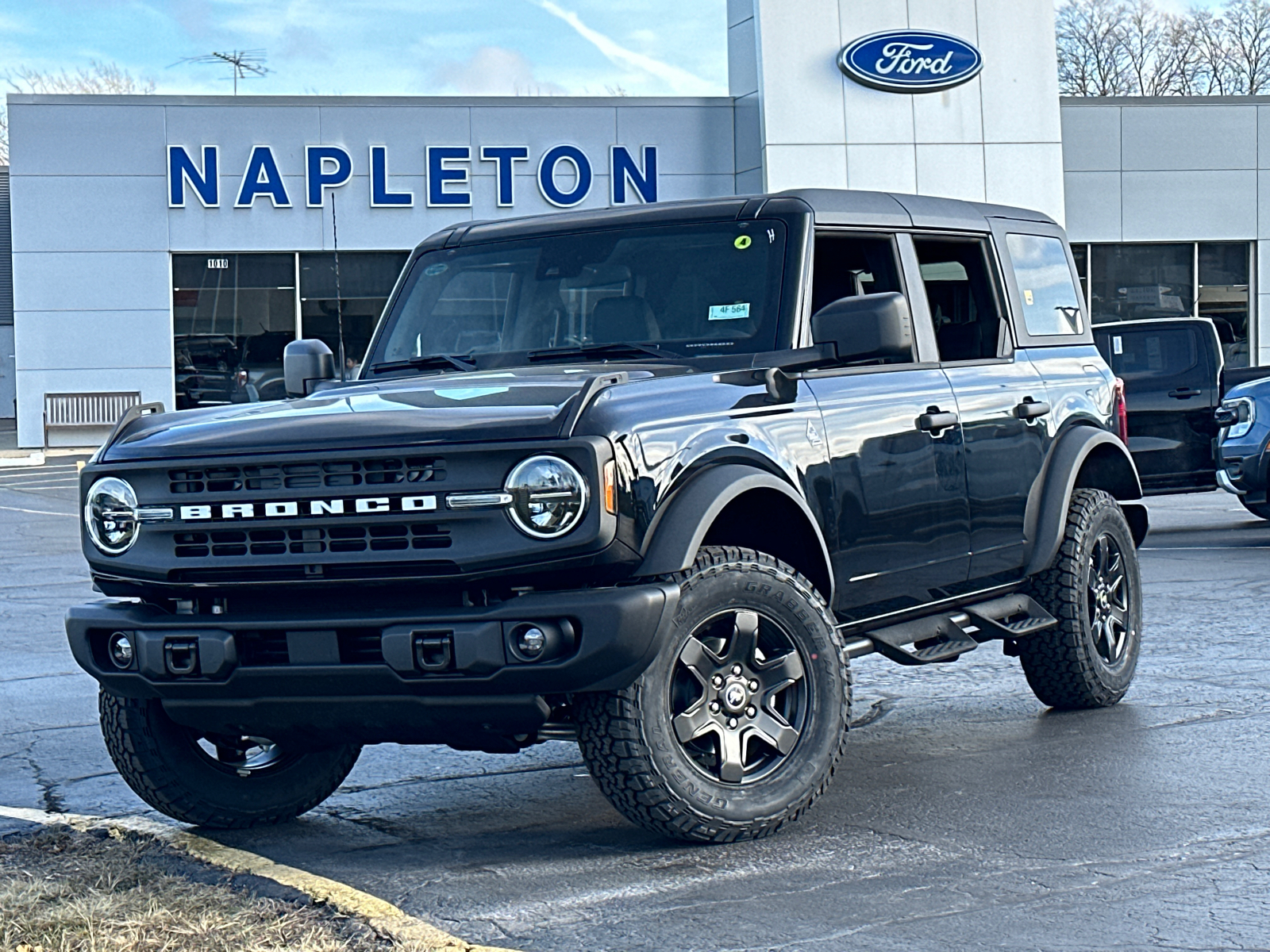 2024 Ford Bronco Black Diamond 2