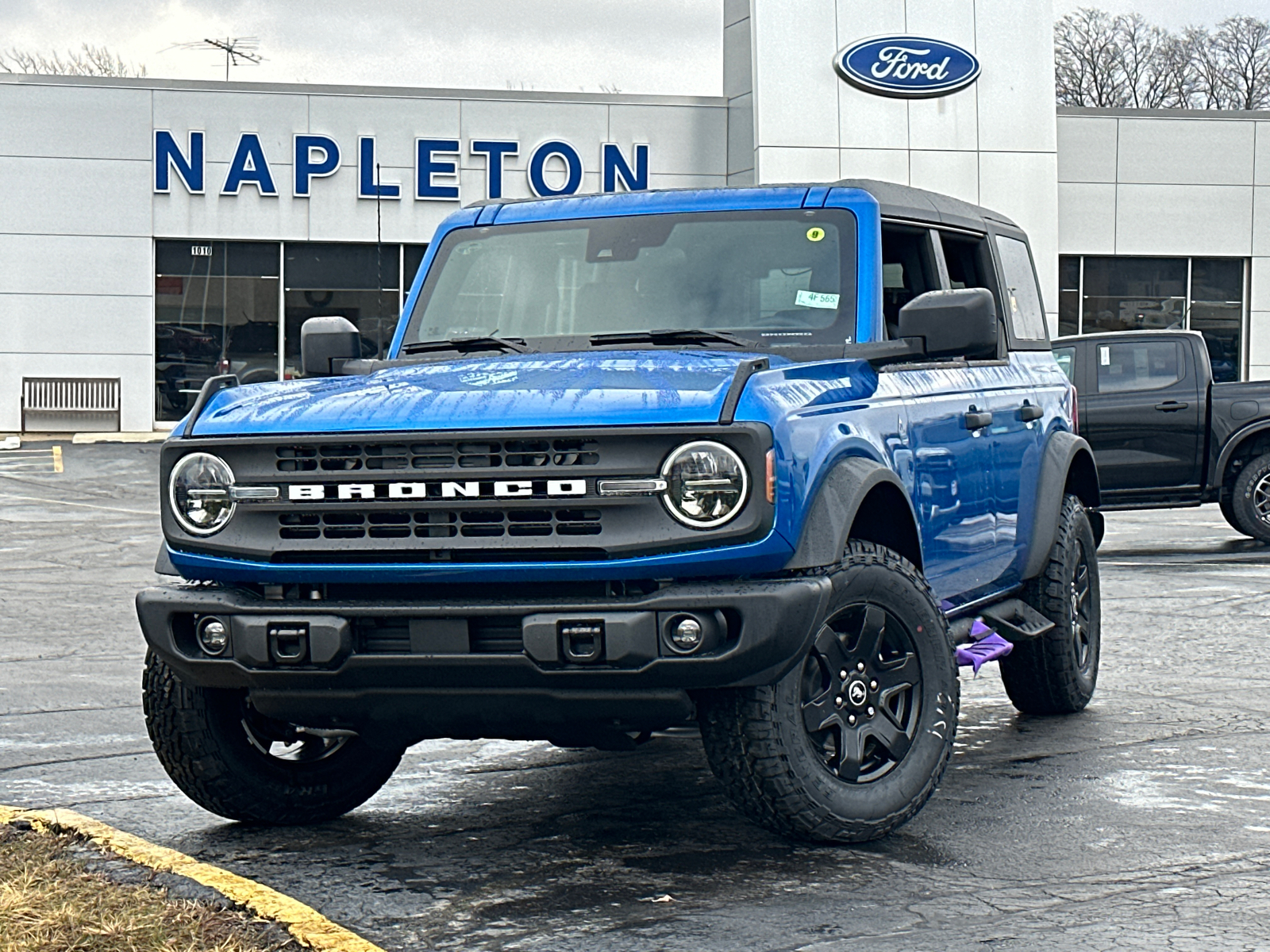 2024 Ford Bronco Black Diamond 1