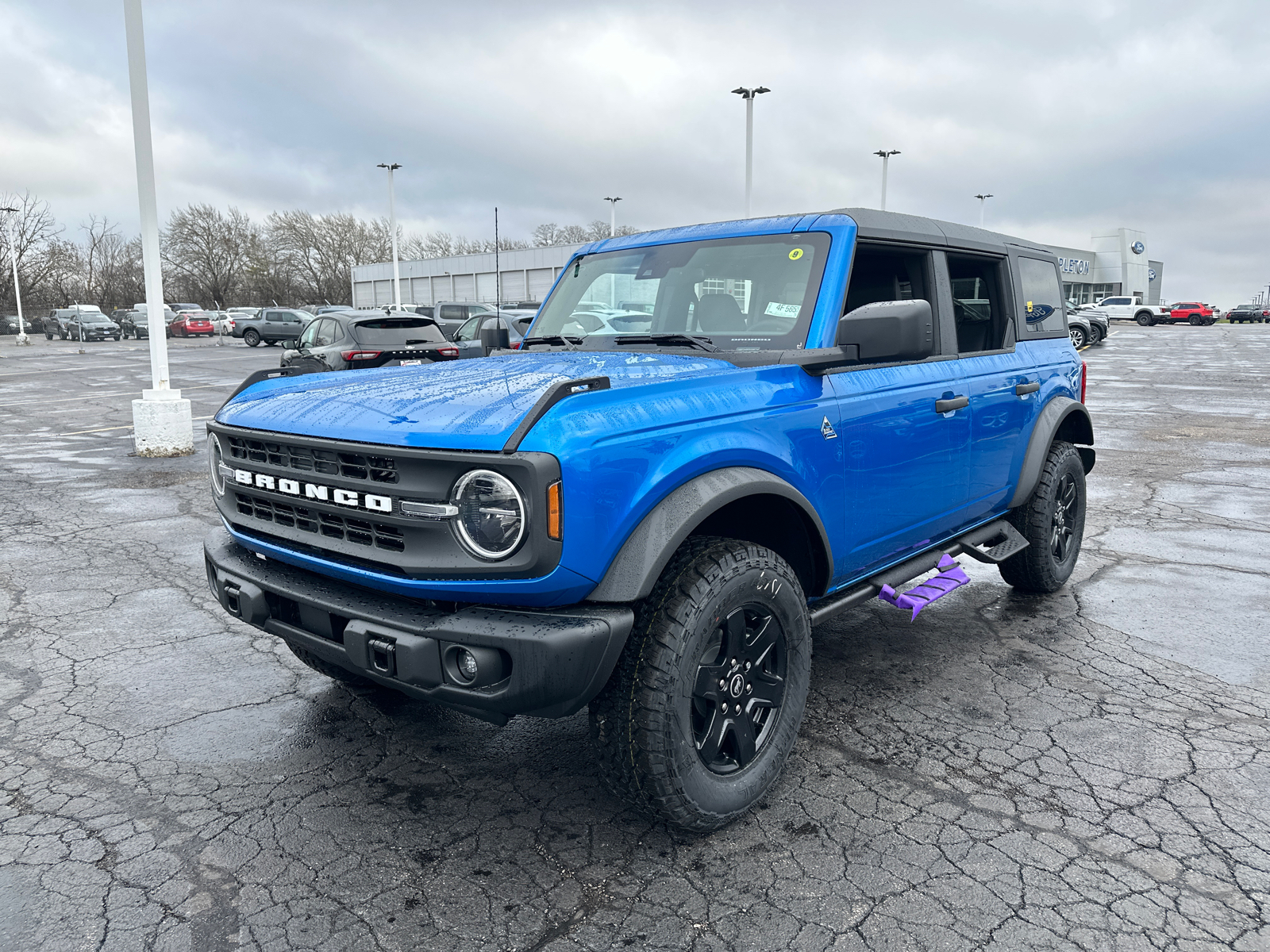 2024 Ford Bronco Black Diamond 4