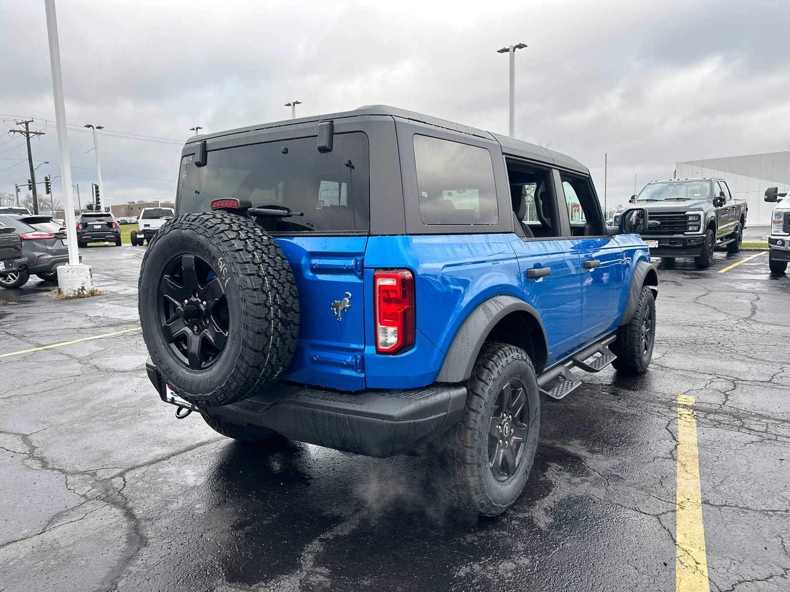 2024 Ford Bronco Black Diamond 8