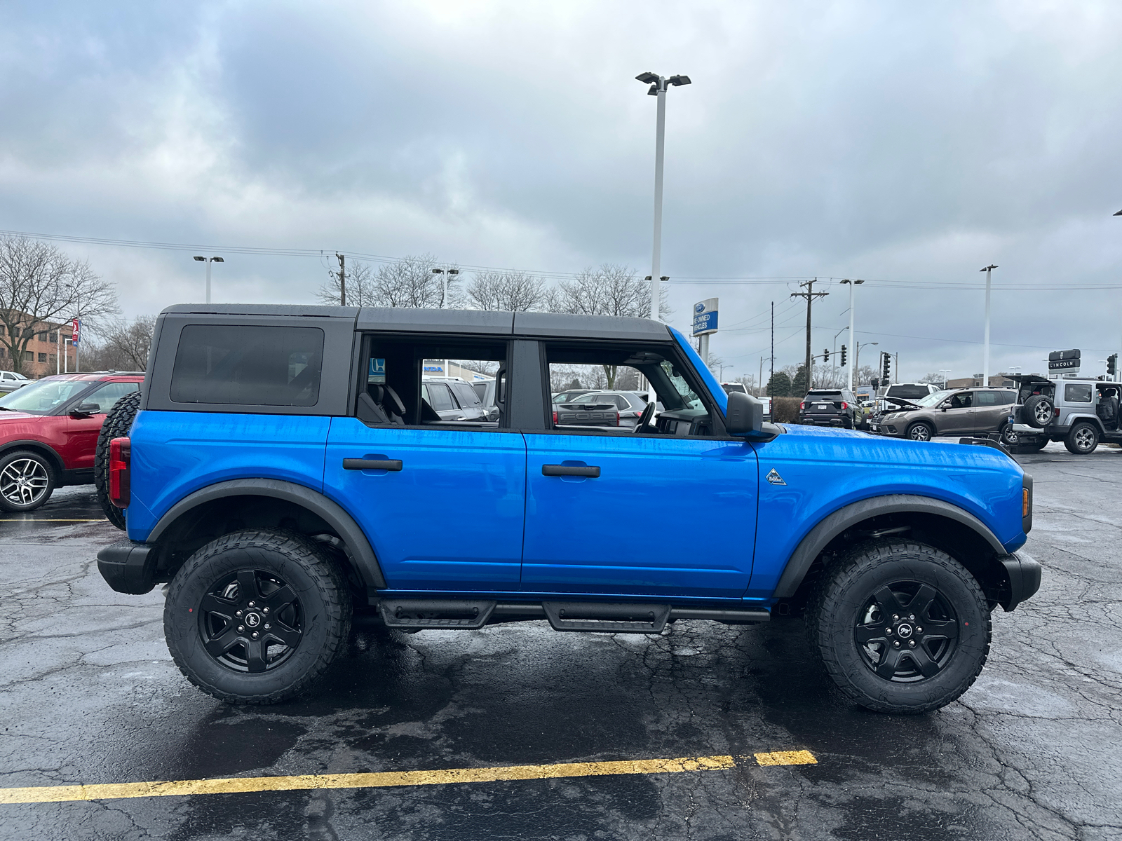 2024 Ford Bronco Black Diamond 9