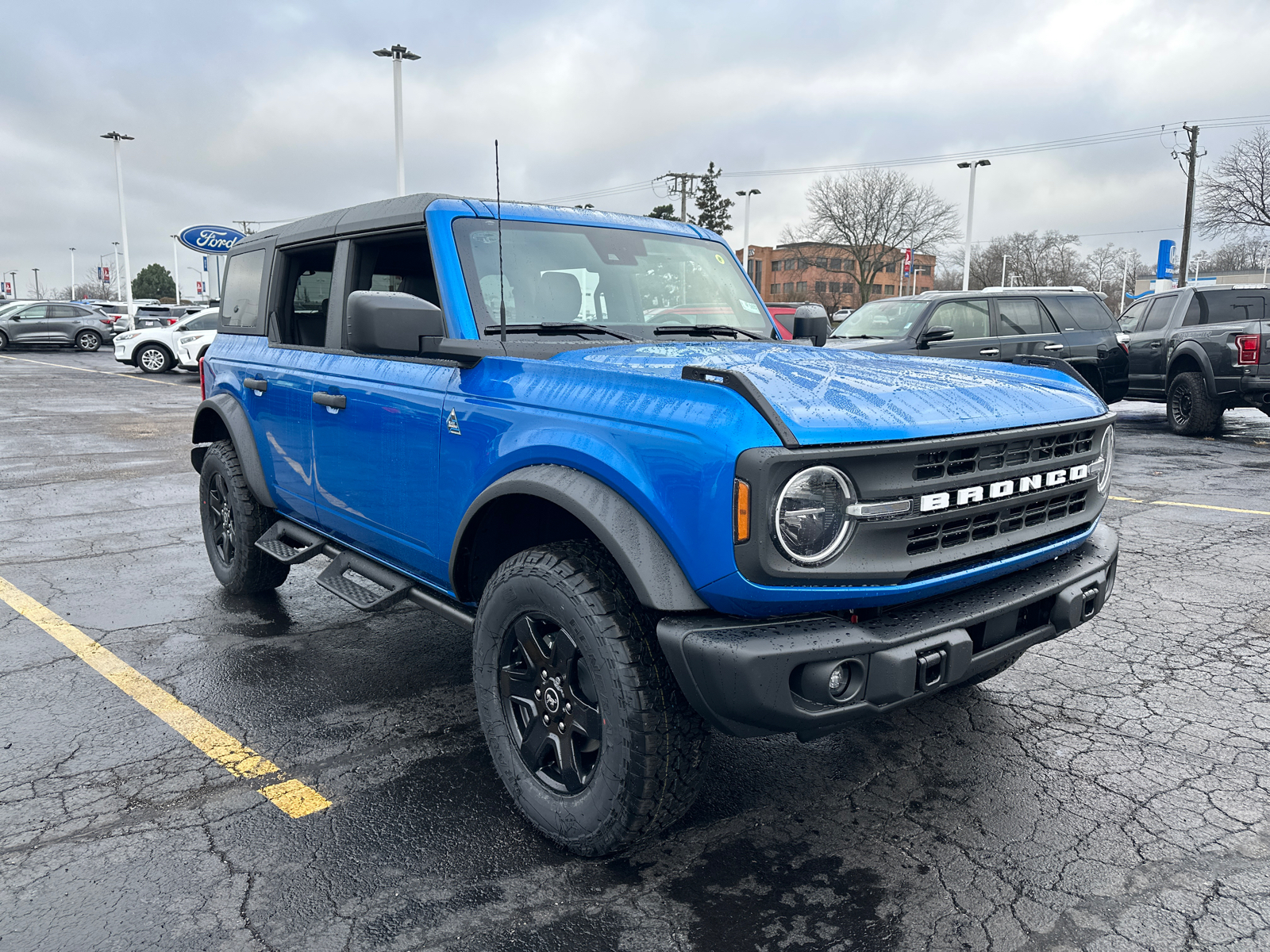 2024 Ford Bronco Black Diamond 10