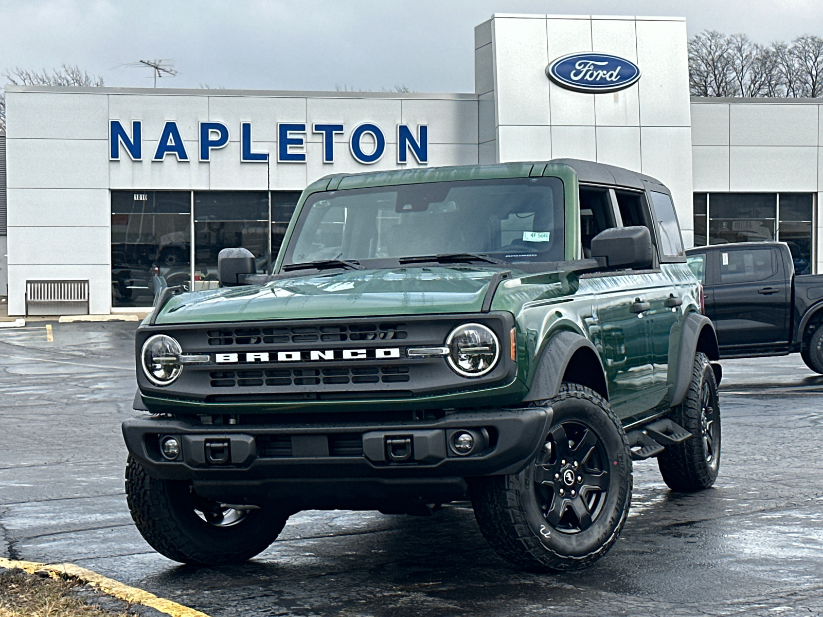 2024 Ford Bronco Black Diamond 2