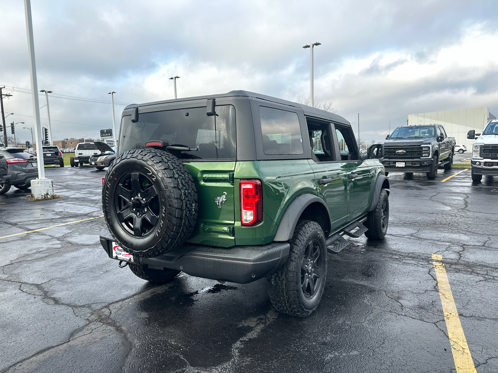 2024 Ford Bronco Black Diamond 8