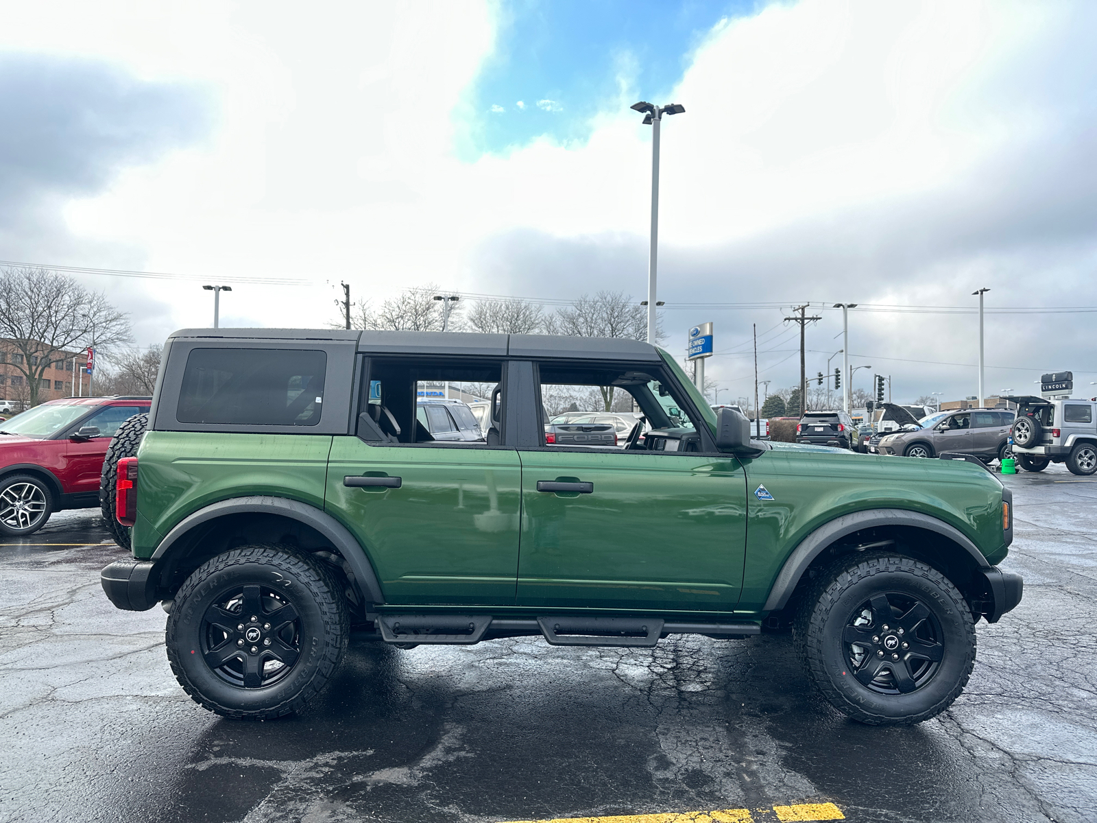 2024 Ford Bronco Black Diamond 9