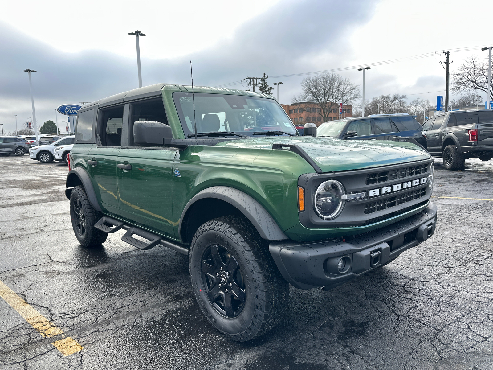 2024 Ford Bronco Black Diamond 10