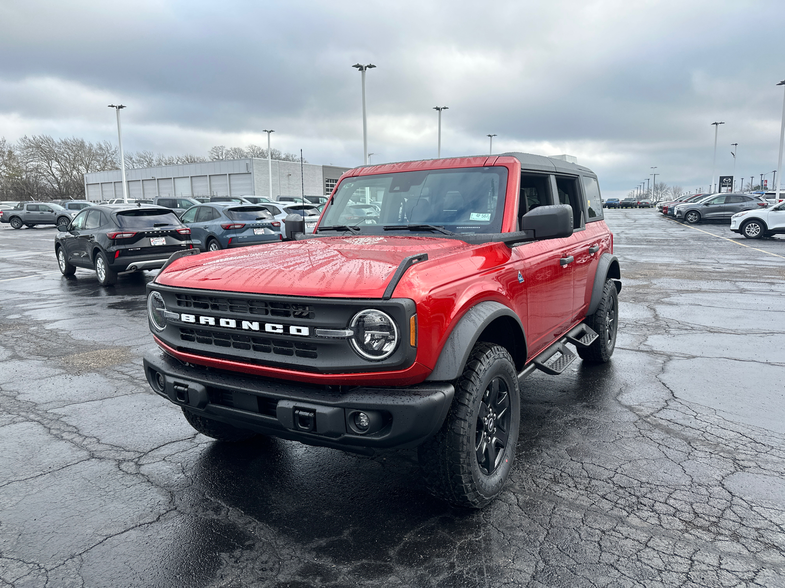 2024 Ford Bronco Black Diamond 4