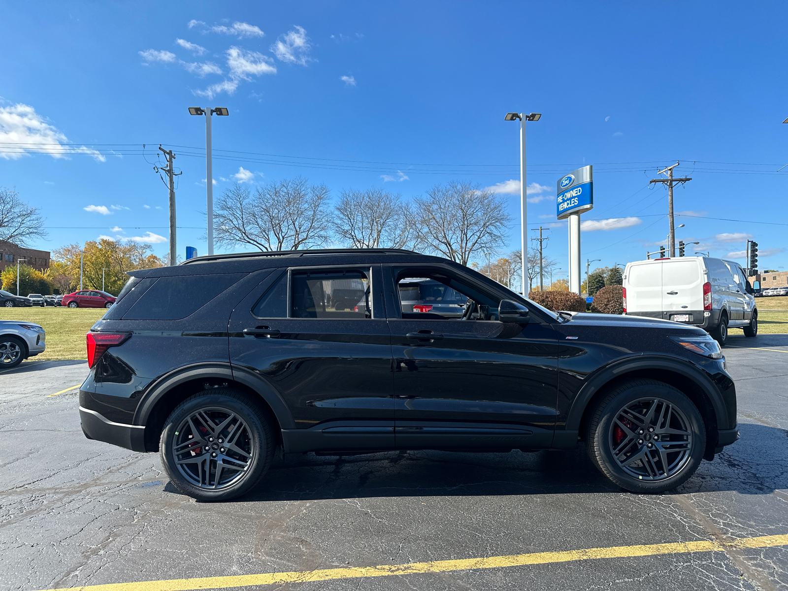 2025 Ford Explorer ST-Line 9