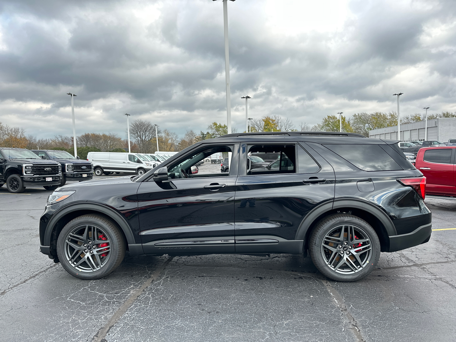 2025 Ford Explorer ST 5