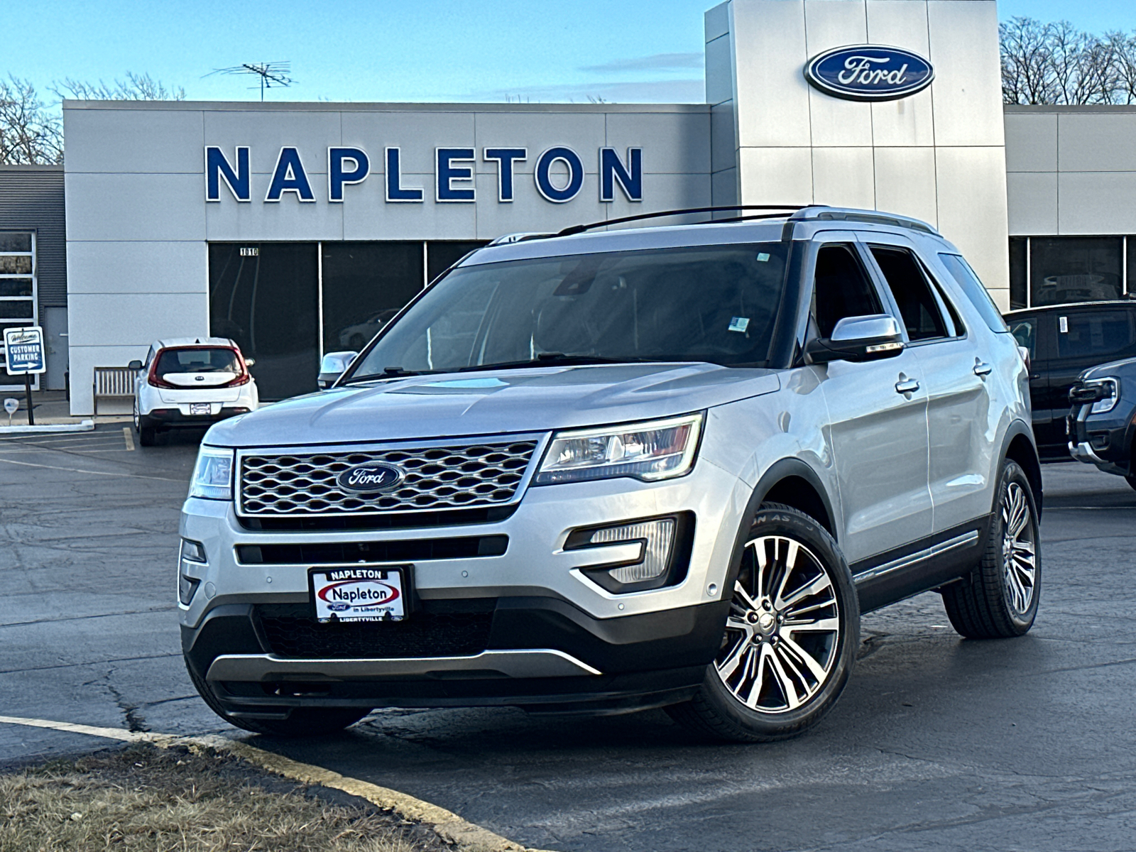 2017 Ford Explorer Platinum 1