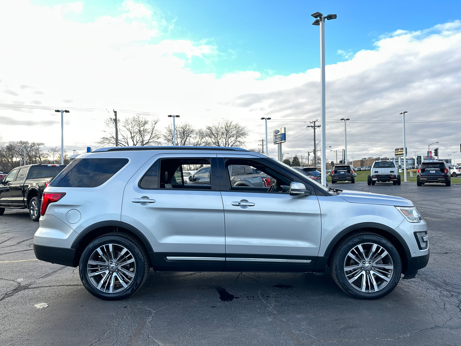 2017 Ford Explorer Platinum 9