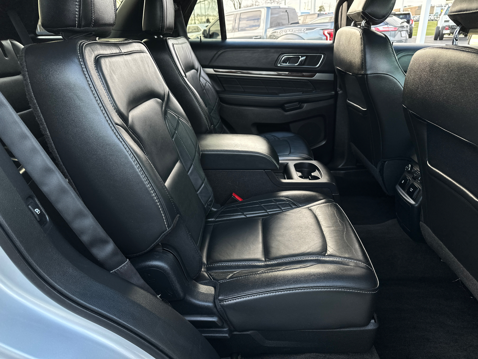 2017 Ford Explorer Platinum 37