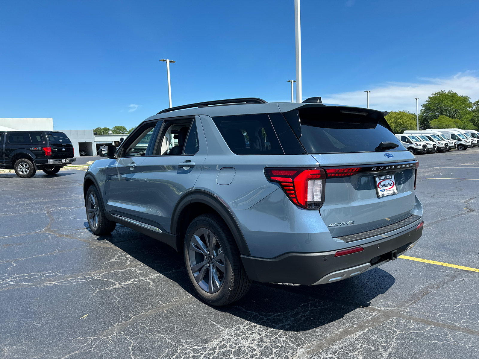 2025 Ford Explorer Active 6