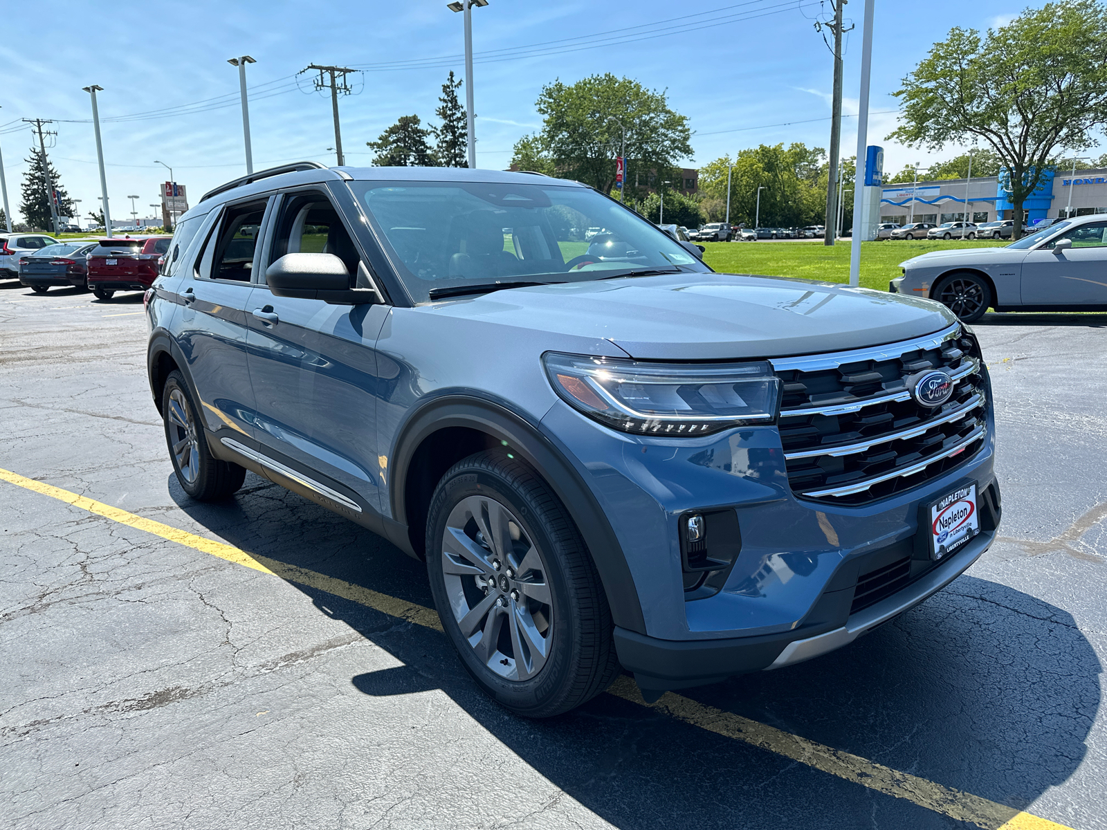 2025 Ford Explorer Active 10