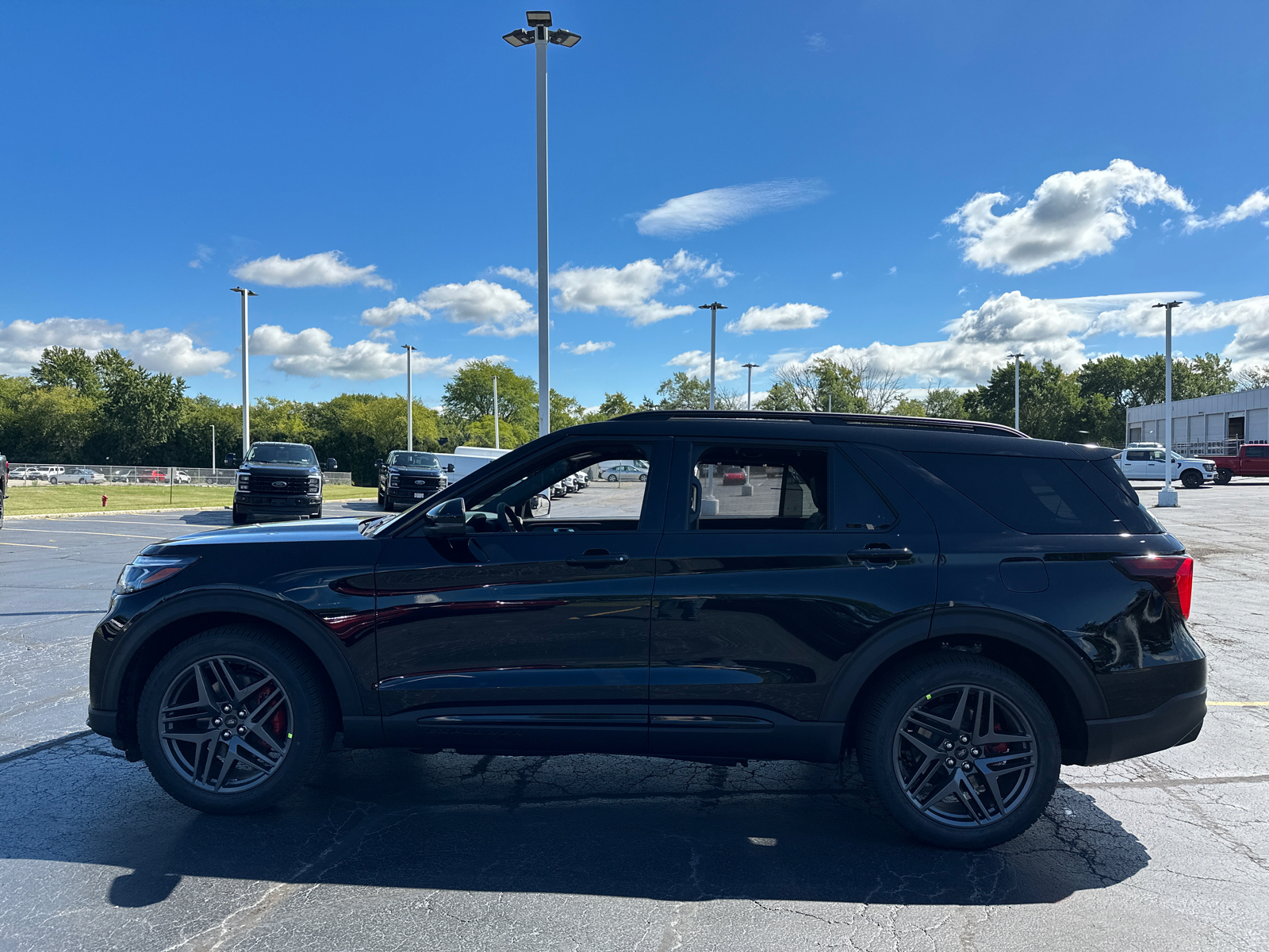 2025 Ford Explorer ST 5