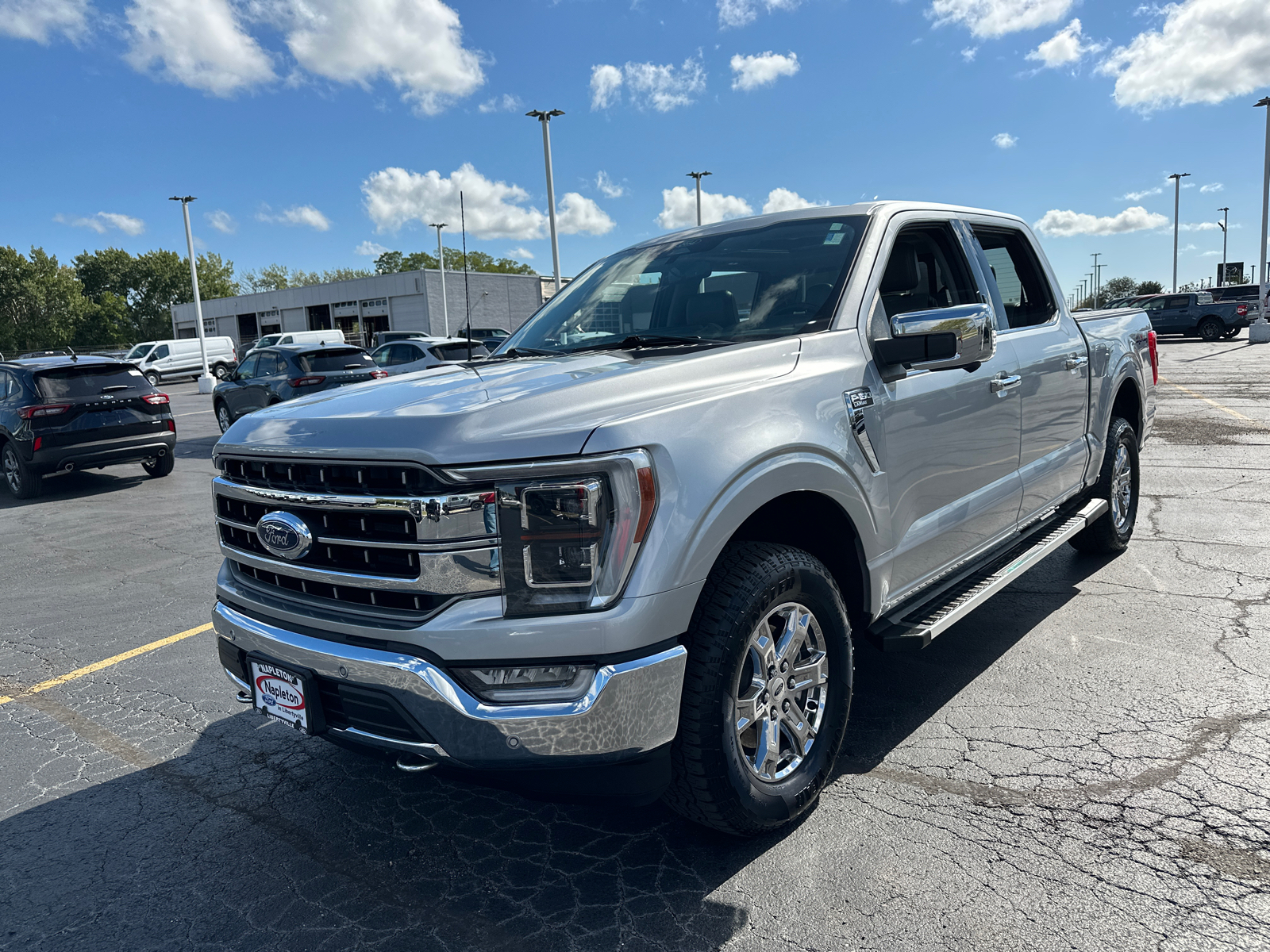 2022 Ford F-150 LARIAT 4WD SuperCrew 5.5 Box 4