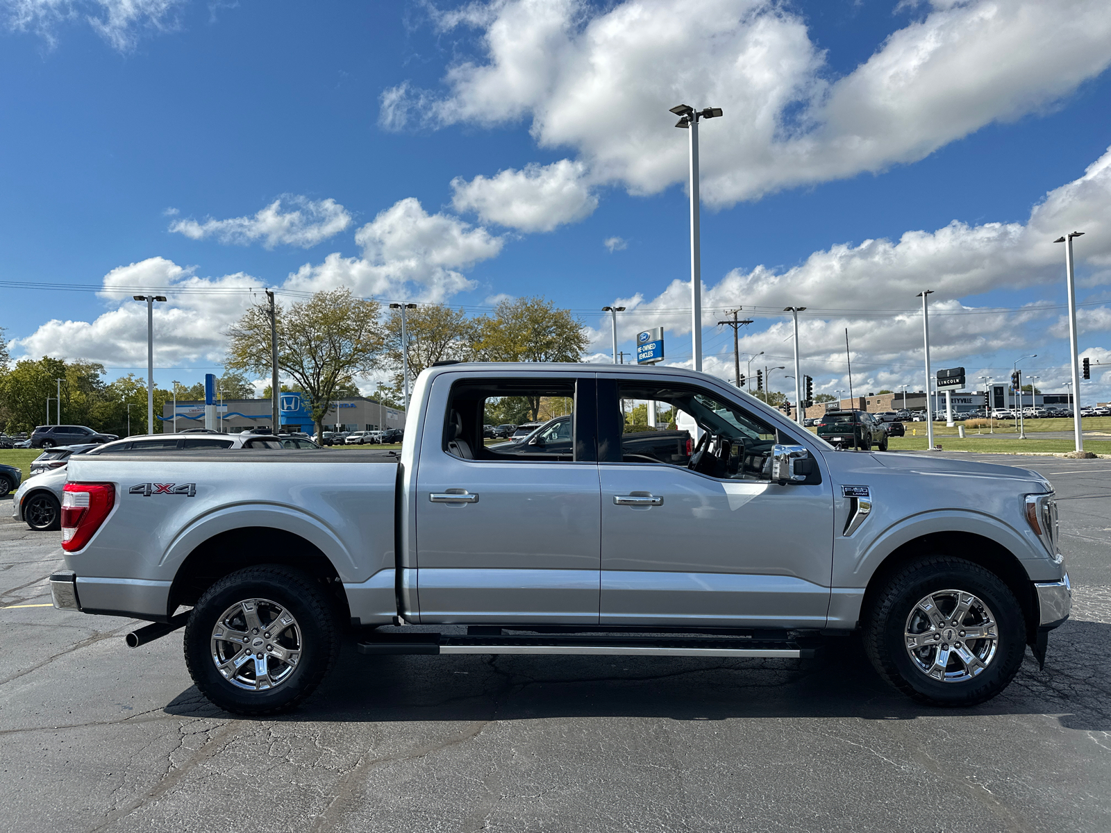 2022 Ford F-150 LARIAT 4WD SuperCrew 5.5 Box 9