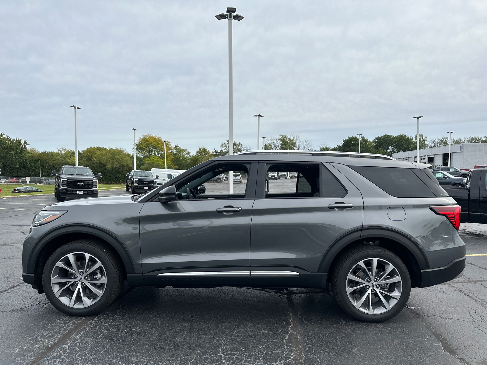 2025 Ford Explorer Platinum 5