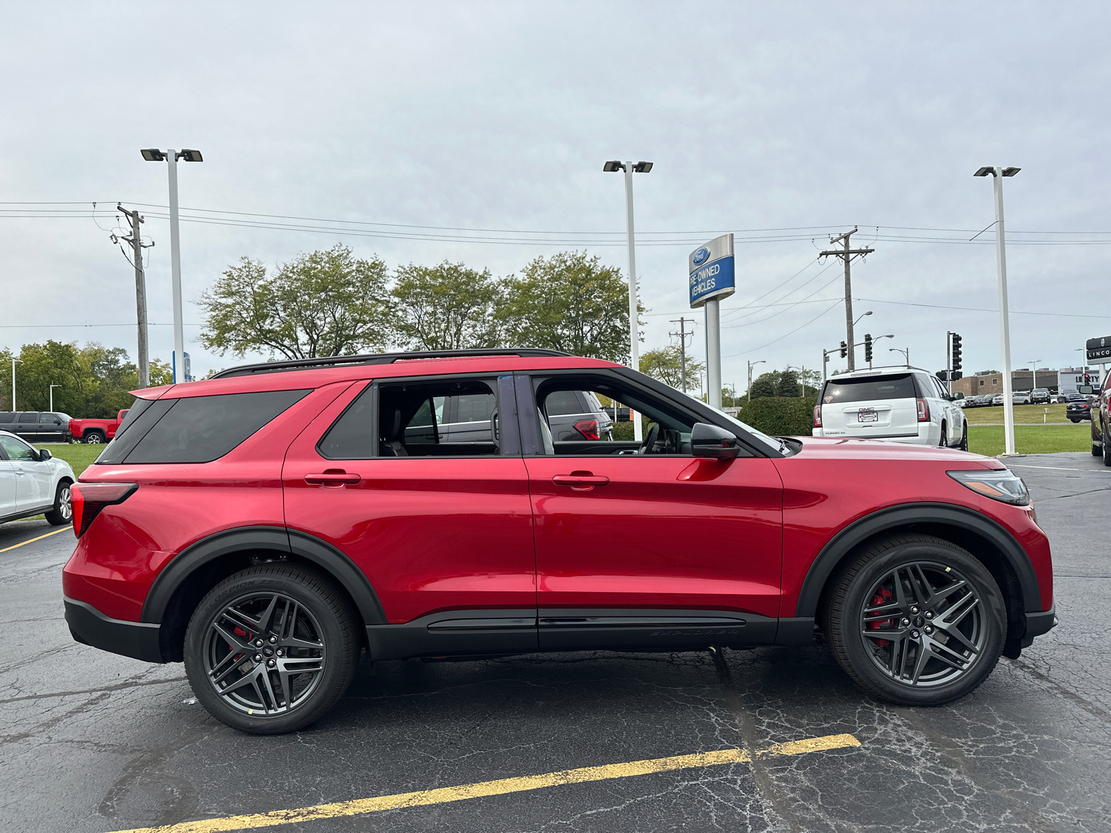 2025 Ford Explorer ST 9