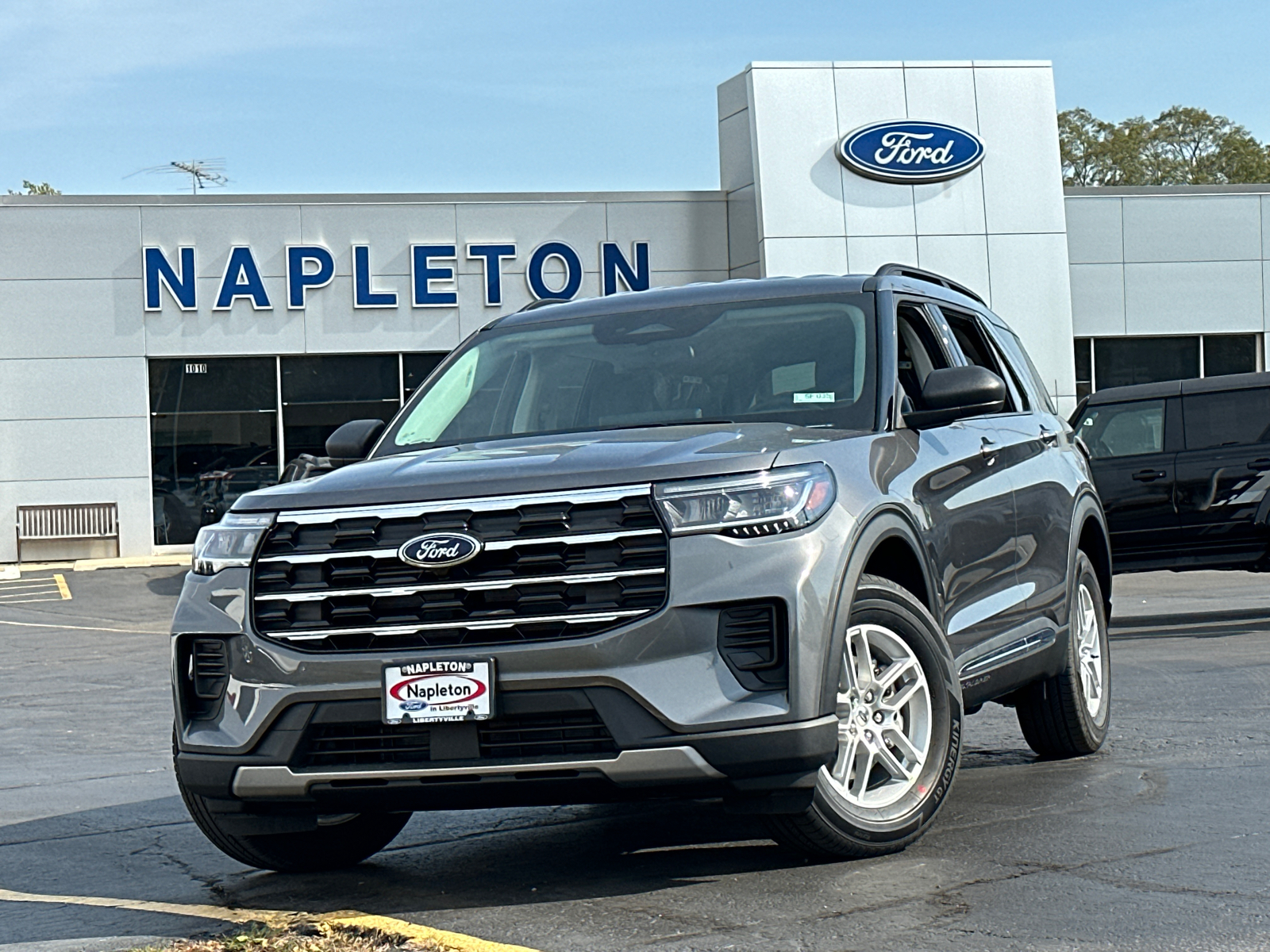 2025 Ford Explorer Active 1