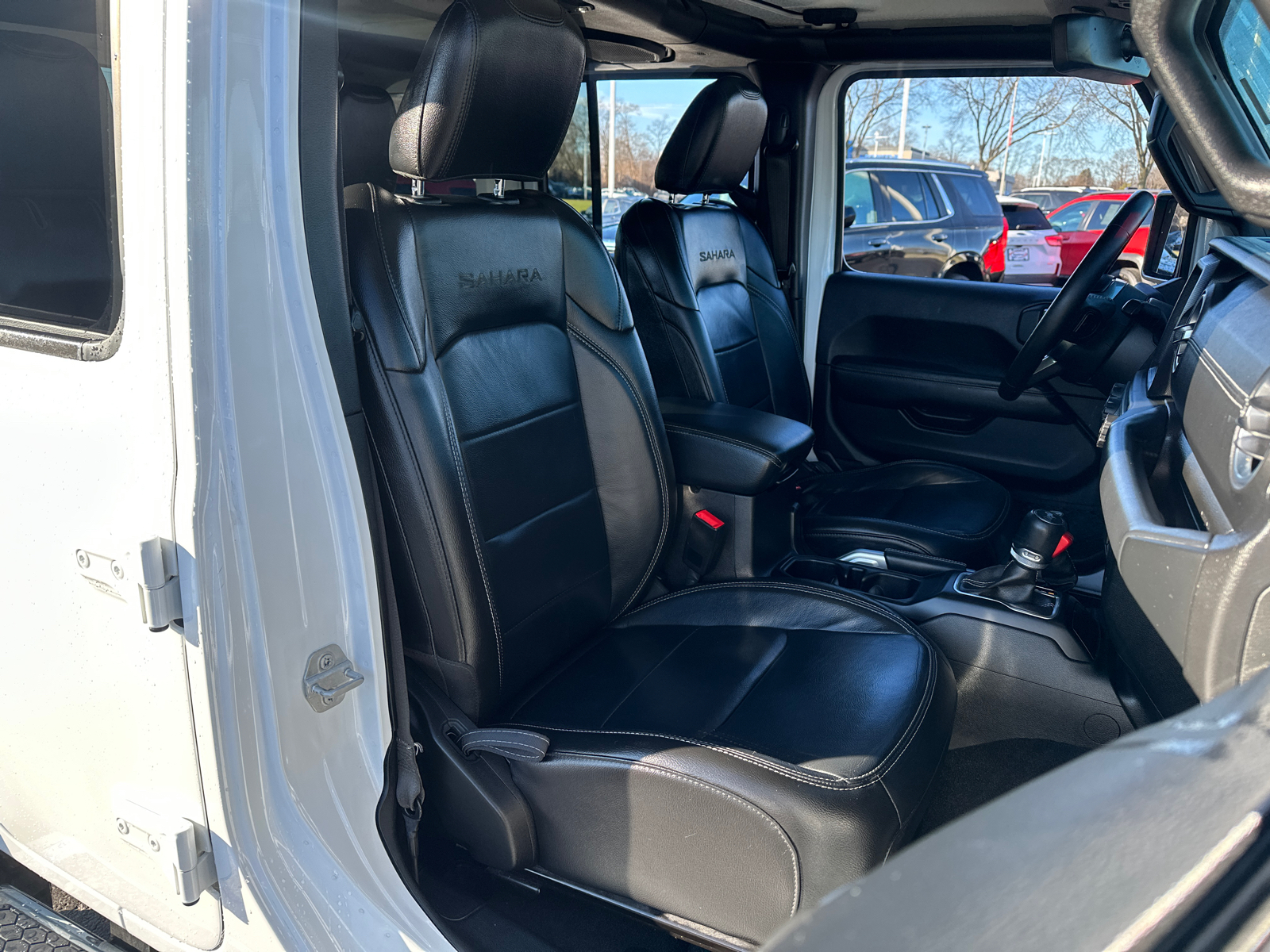 2018 Jeep Wrangler Unlimited Sahara 32