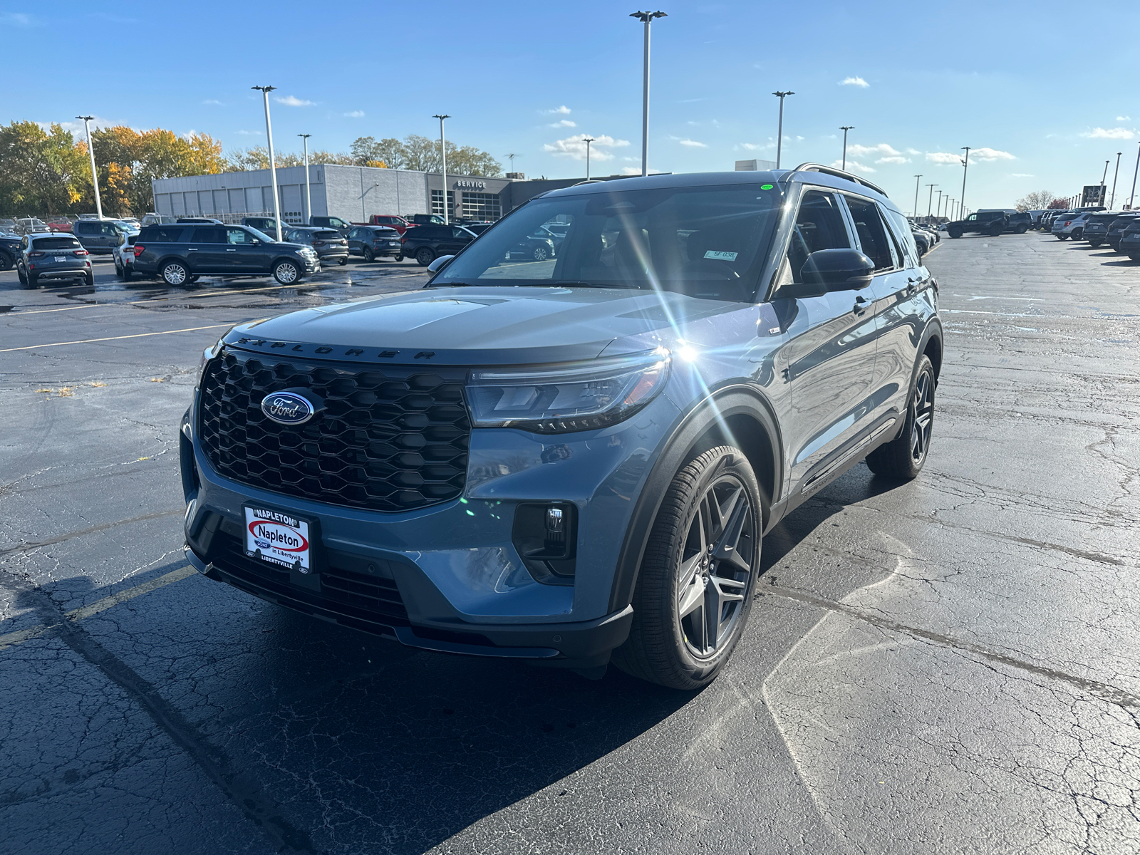 2025 Ford Explorer ST-Line 4