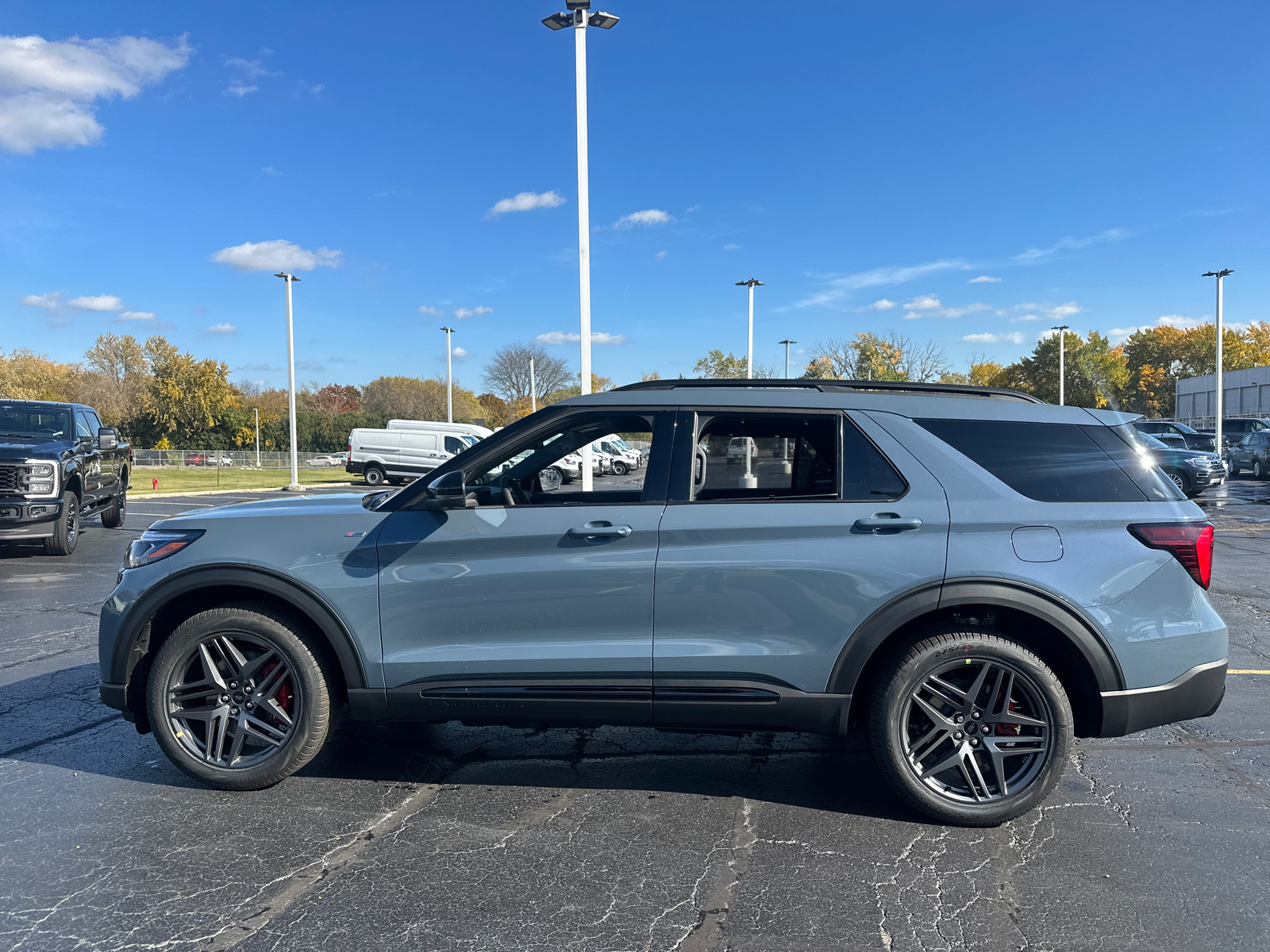 2025 Ford Explorer ST-Line 5