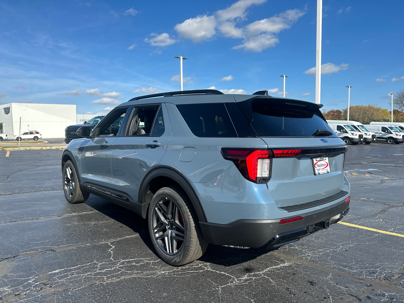 2025 Ford Explorer ST-Line 6