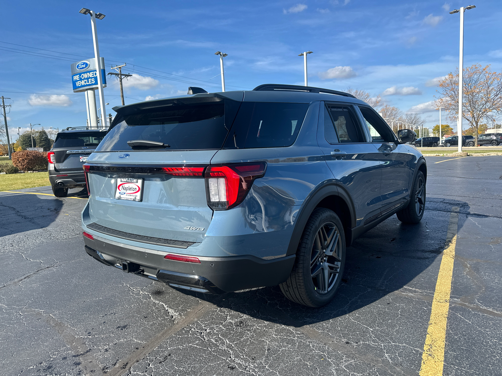 2025 Ford Explorer ST-Line 8