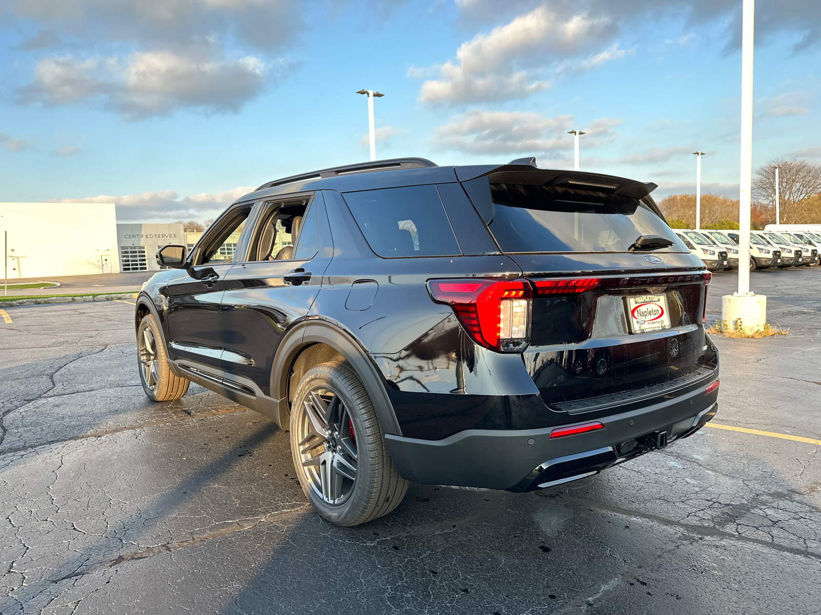 2025 Ford Explorer ST-Line 6