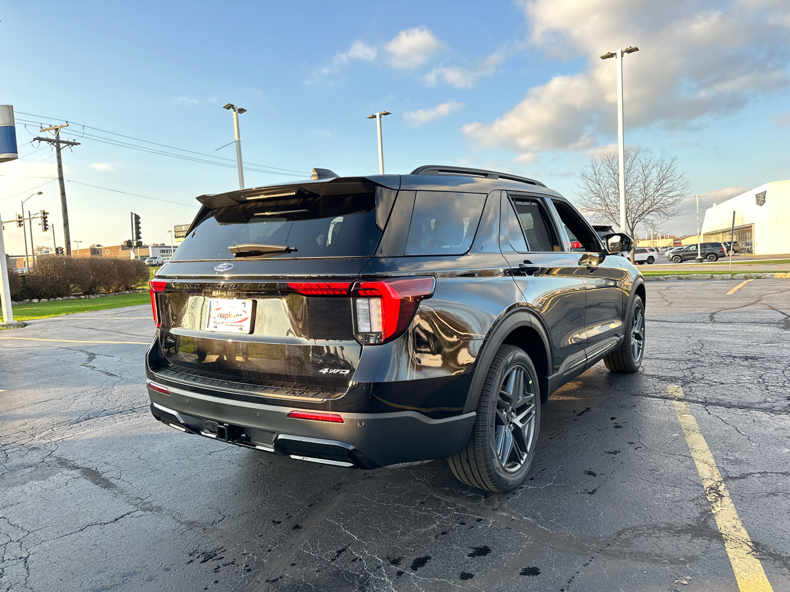 2025 Ford Explorer ST-Line 8