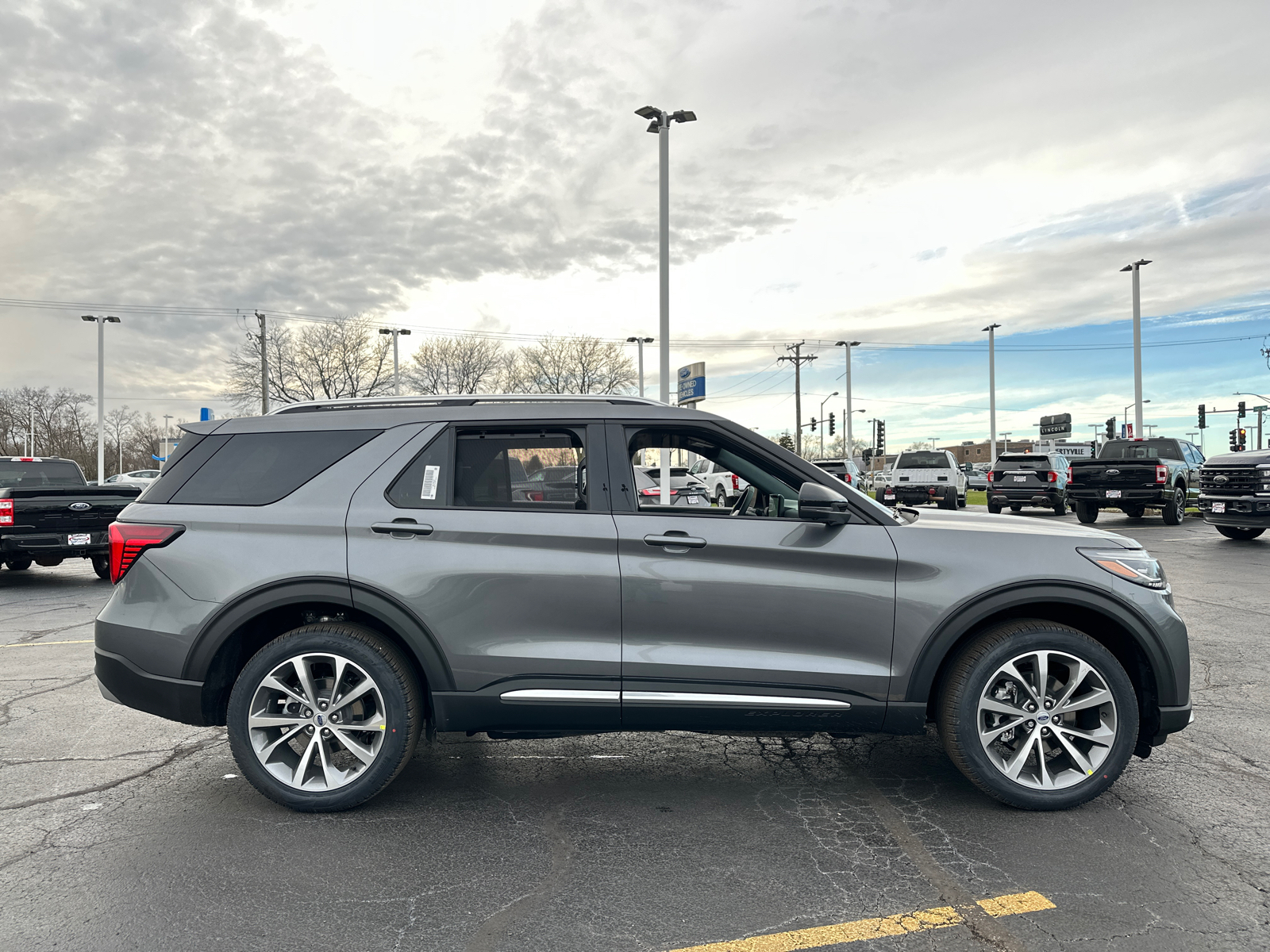 2025 Ford Explorer Platinum 9