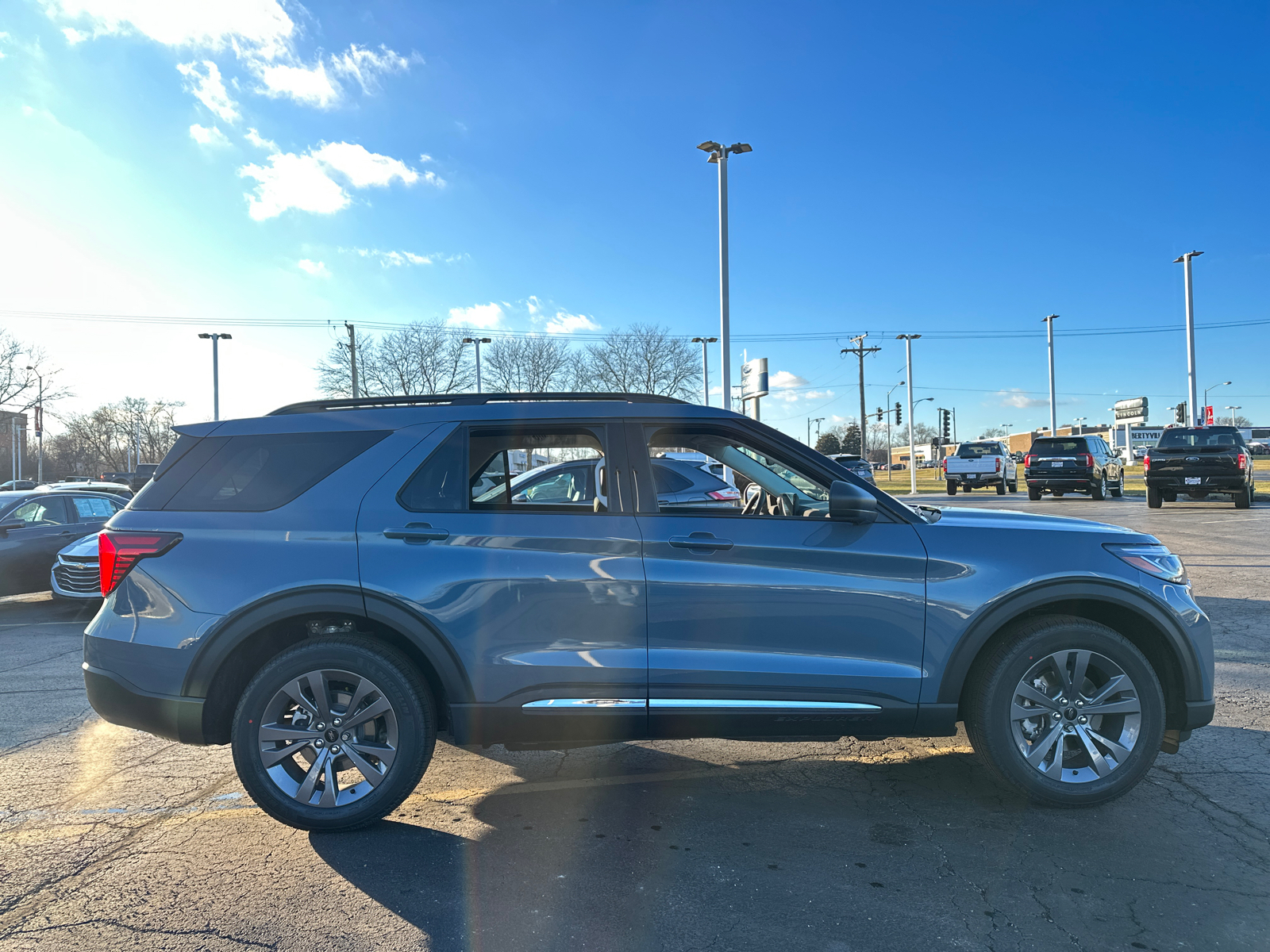 2025 Ford Explorer Active 9