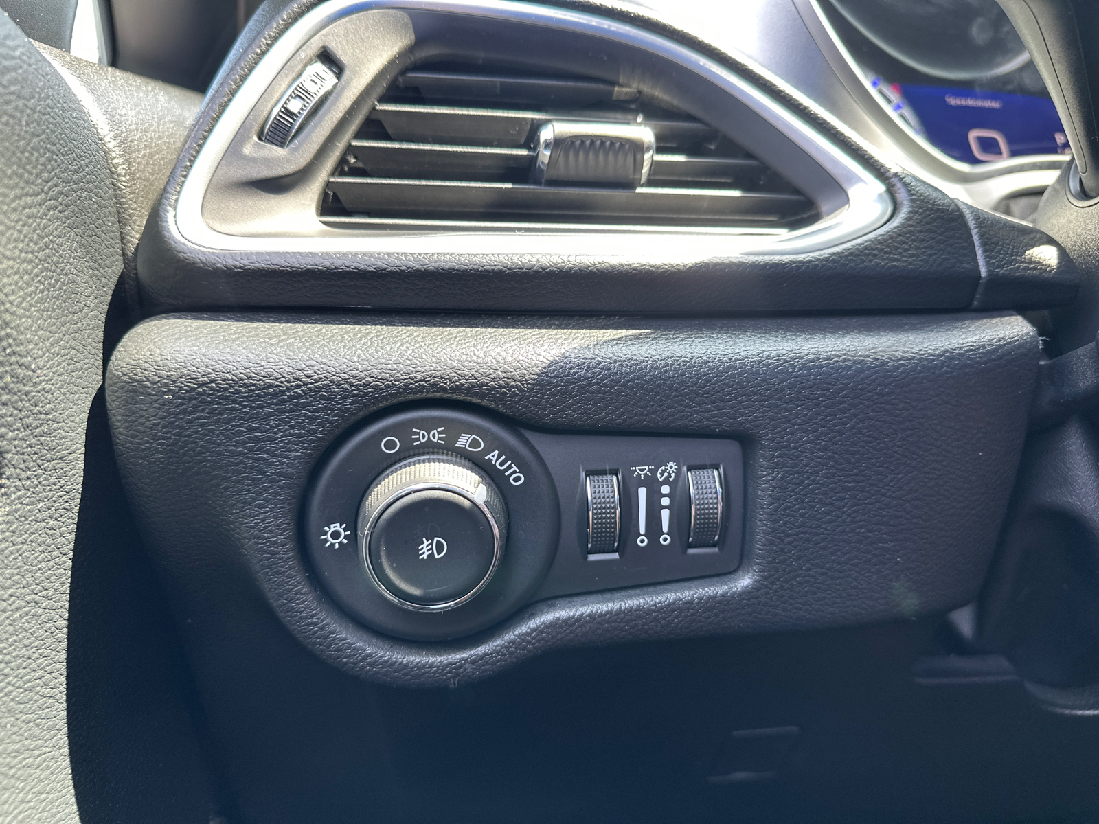 2019 Chrysler Pacifica Touring L Plus 25