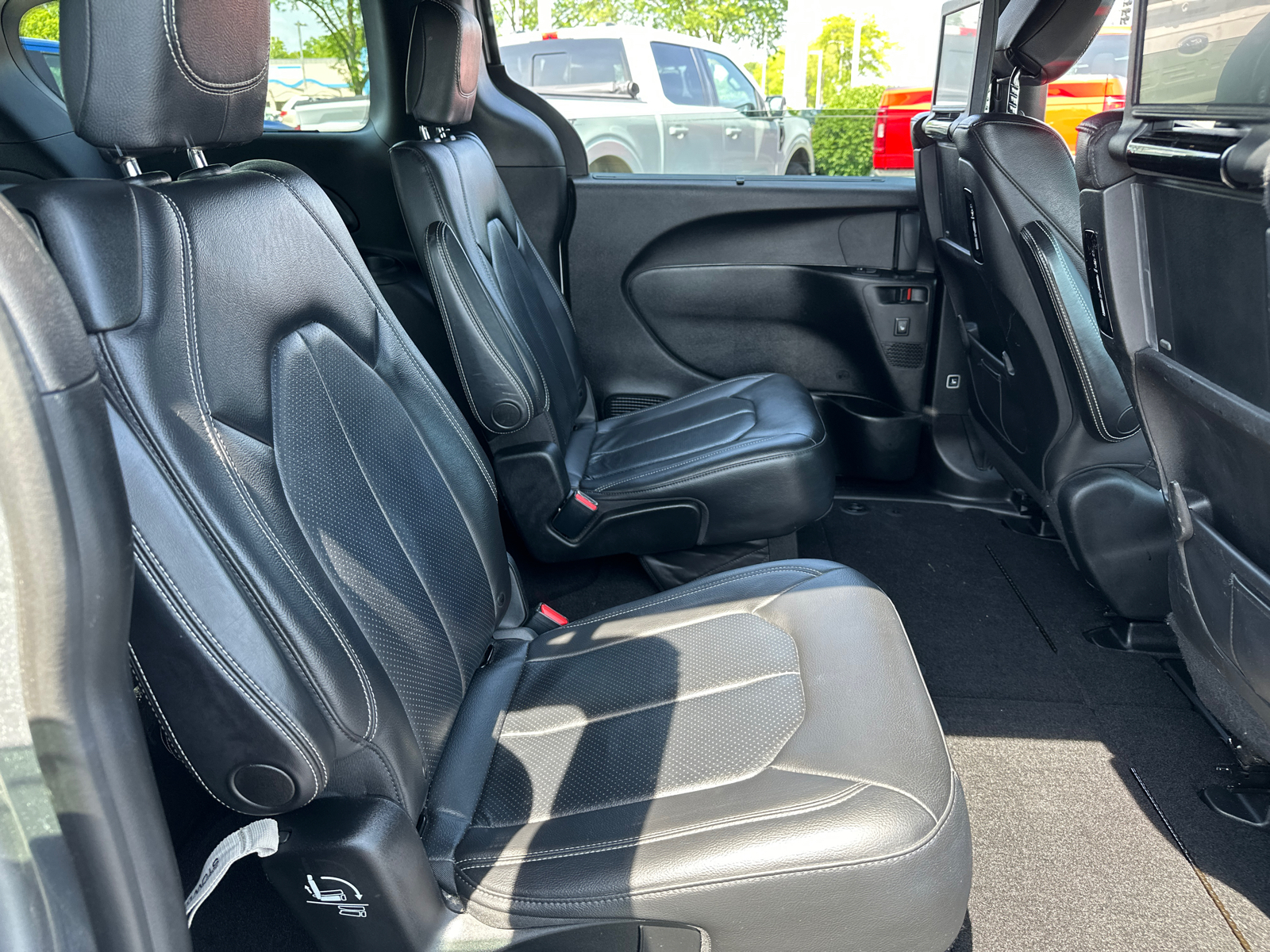 2019 Chrysler Pacifica Touring L Plus 34