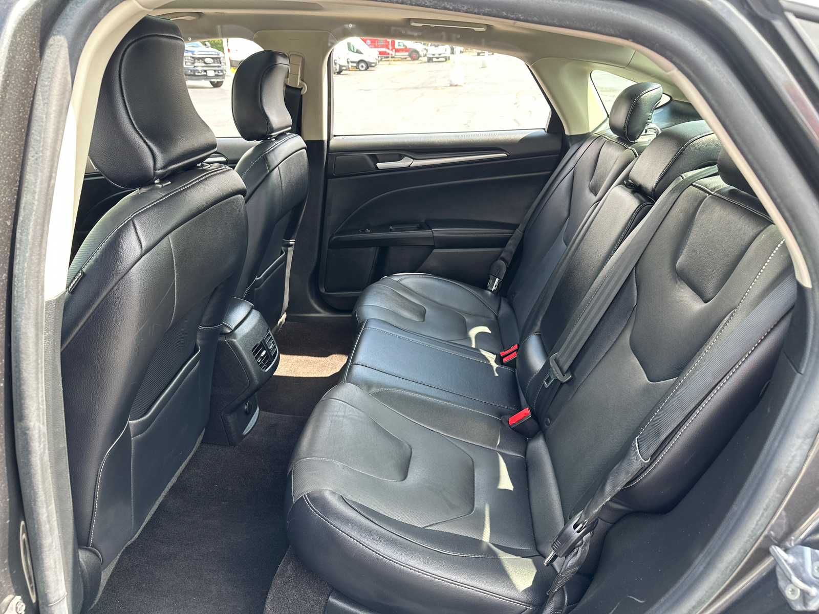 2019 Ford Fusion Energi Titanium 32