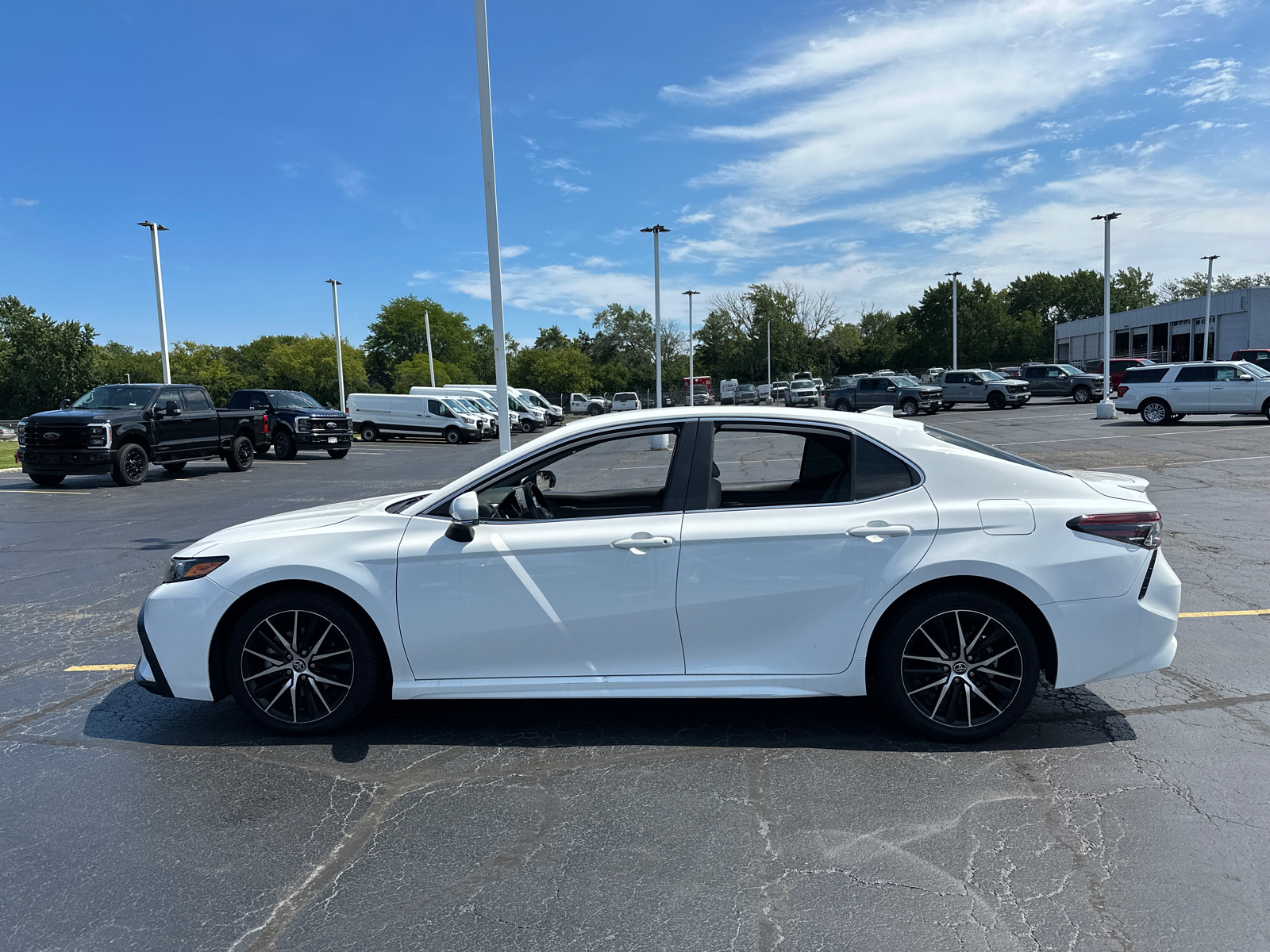 2022 Toyota Camry Hybrid SE 5