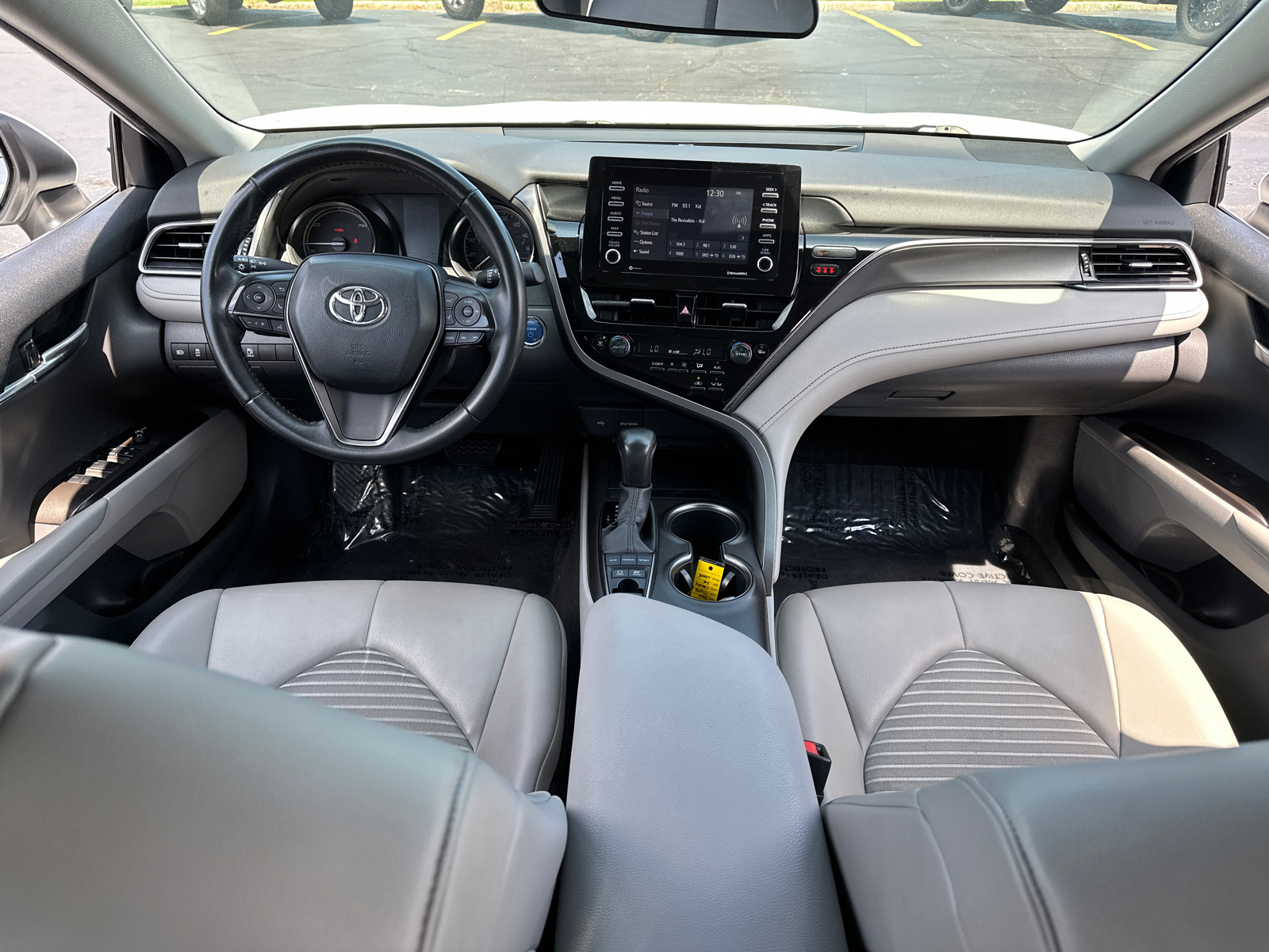 2022 Toyota Camry Hybrid SE 15