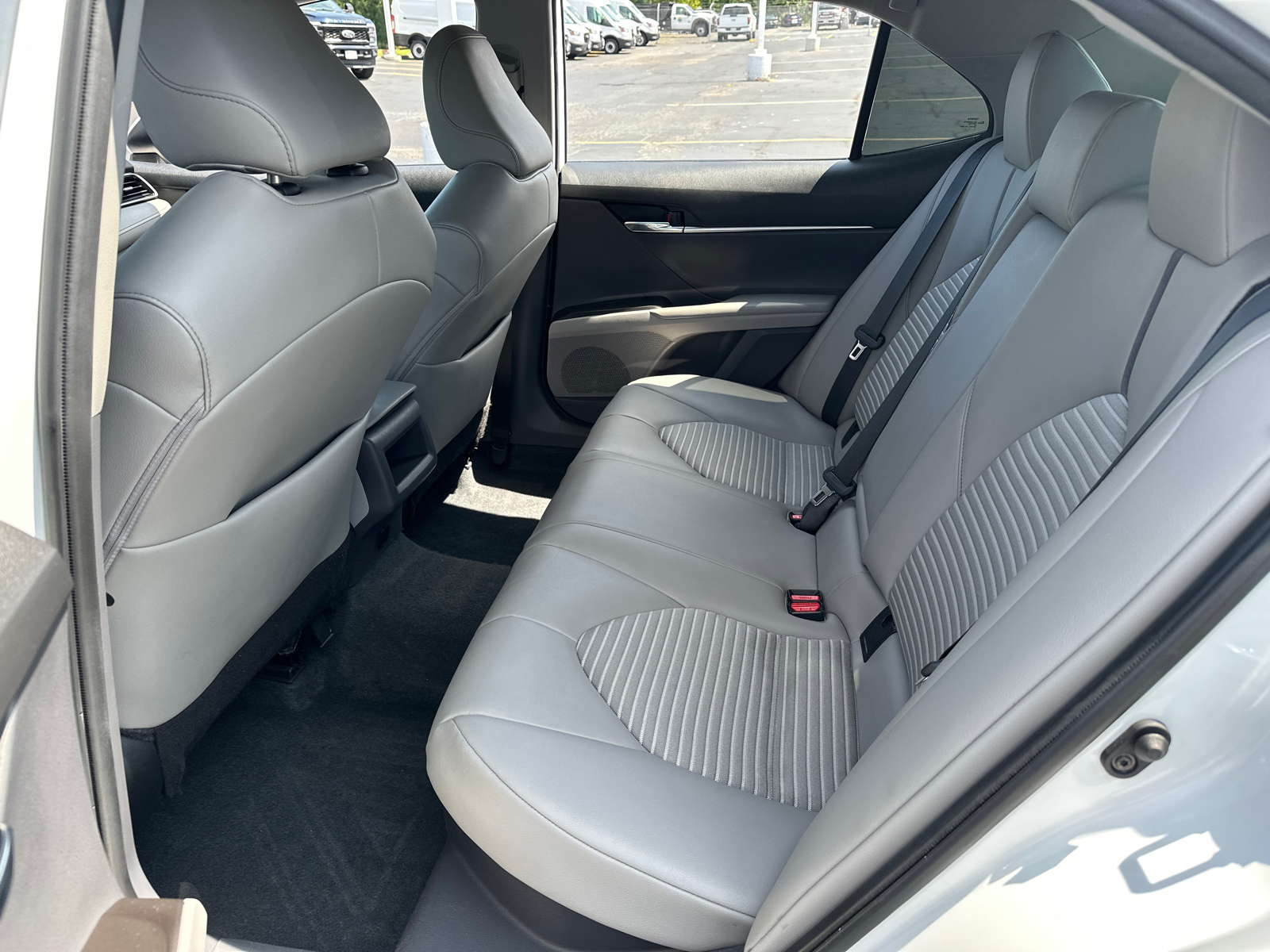 2022 Toyota Camry Hybrid SE 30