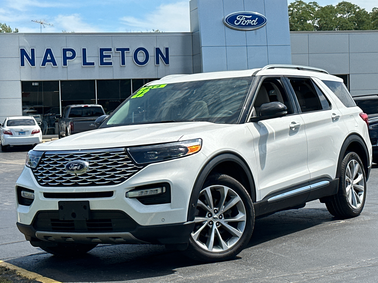 2022 Ford Explorer Platinum 1