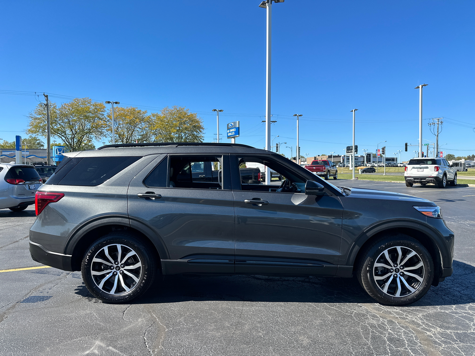 2020 Ford Explorer ST 9