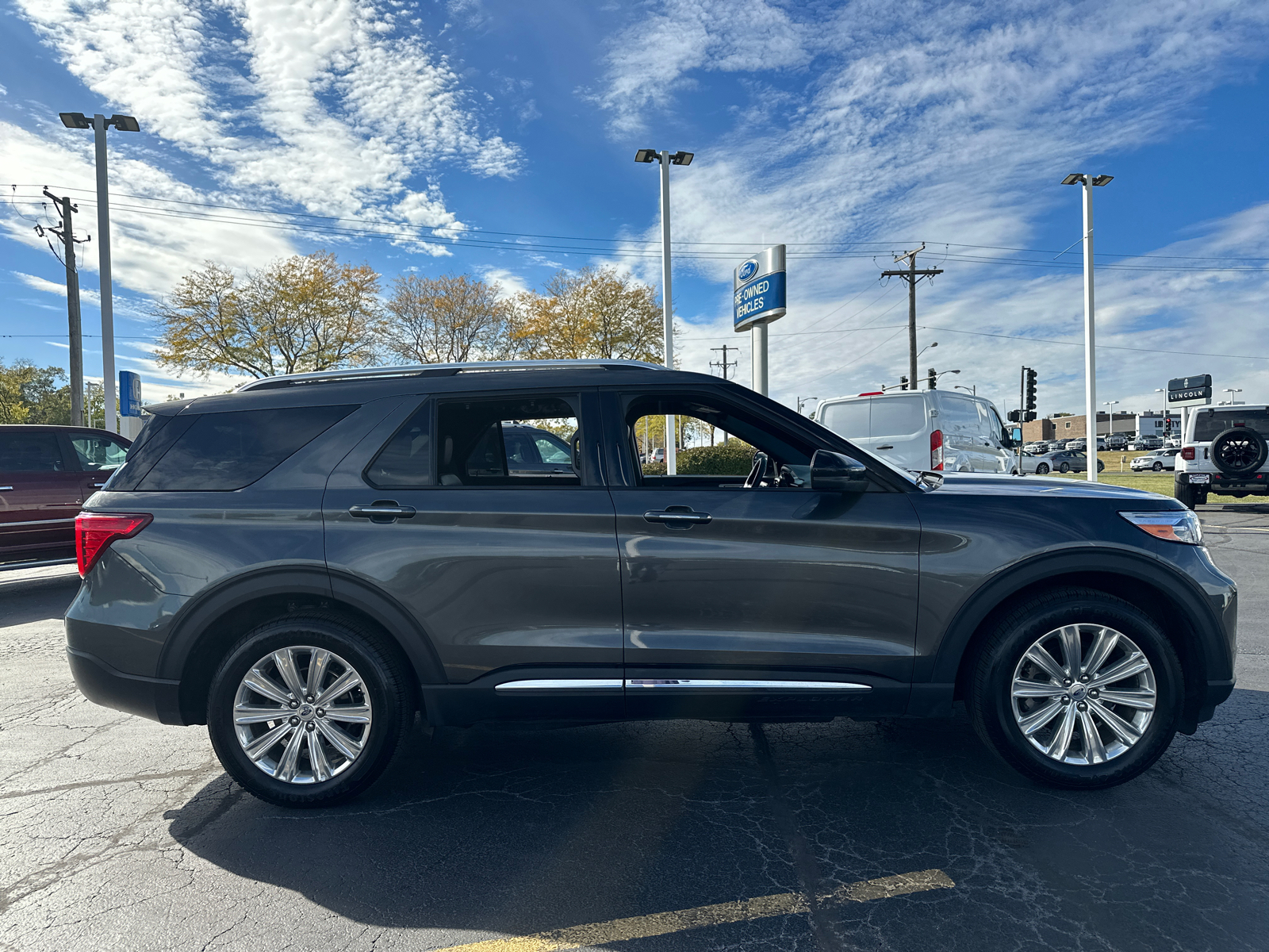 2020 Ford Explorer Limited 9