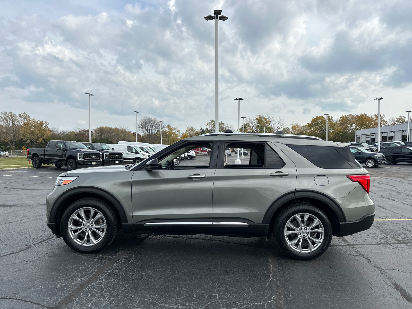 2020 Ford Explorer Limited 5