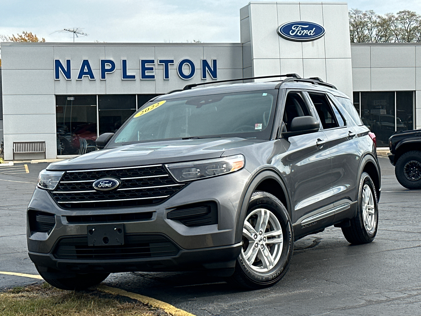 2022 Ford Explorer XLT 2