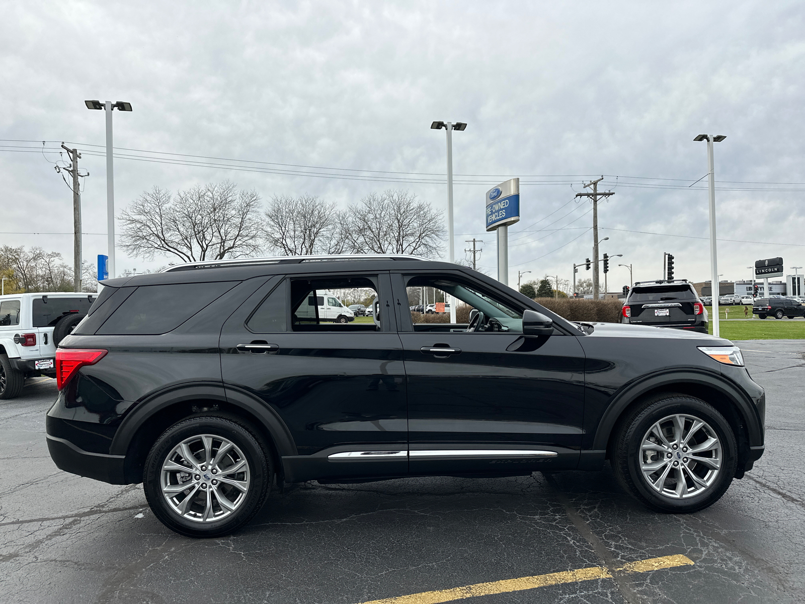 2022 Ford Explorer Limited 9