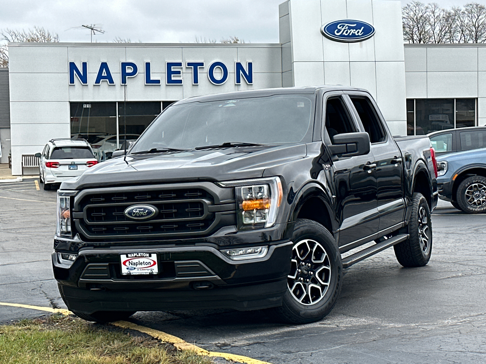 2022 Ford F-150 XLT 4WD SuperCrew 5.5 Box 2